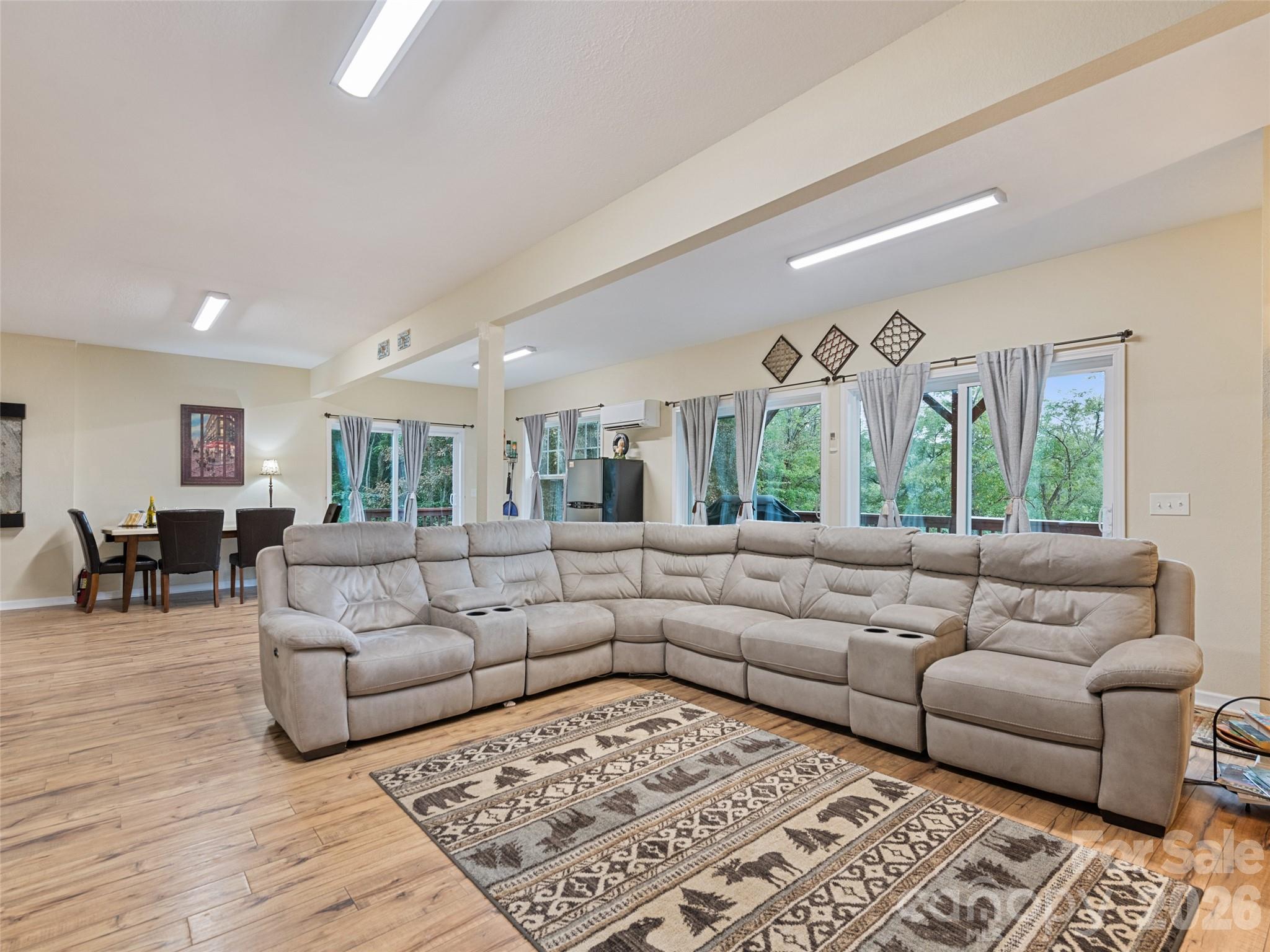 404 Loop Road — Clyde