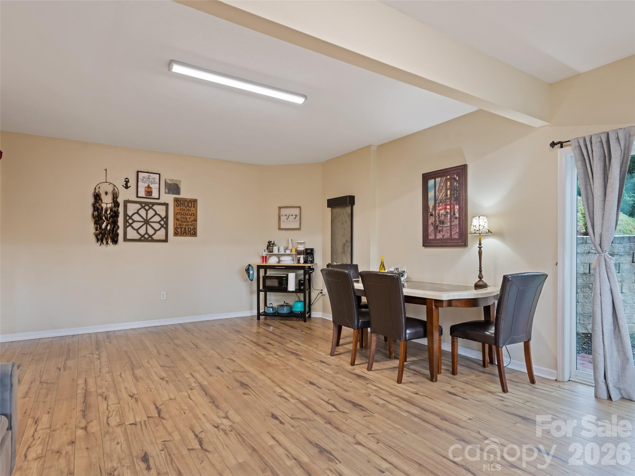 404 Loop Road — Clyde