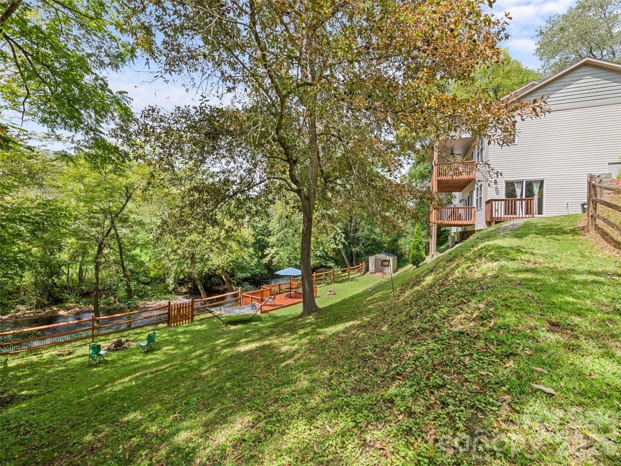 404 Loop Road — Clyde