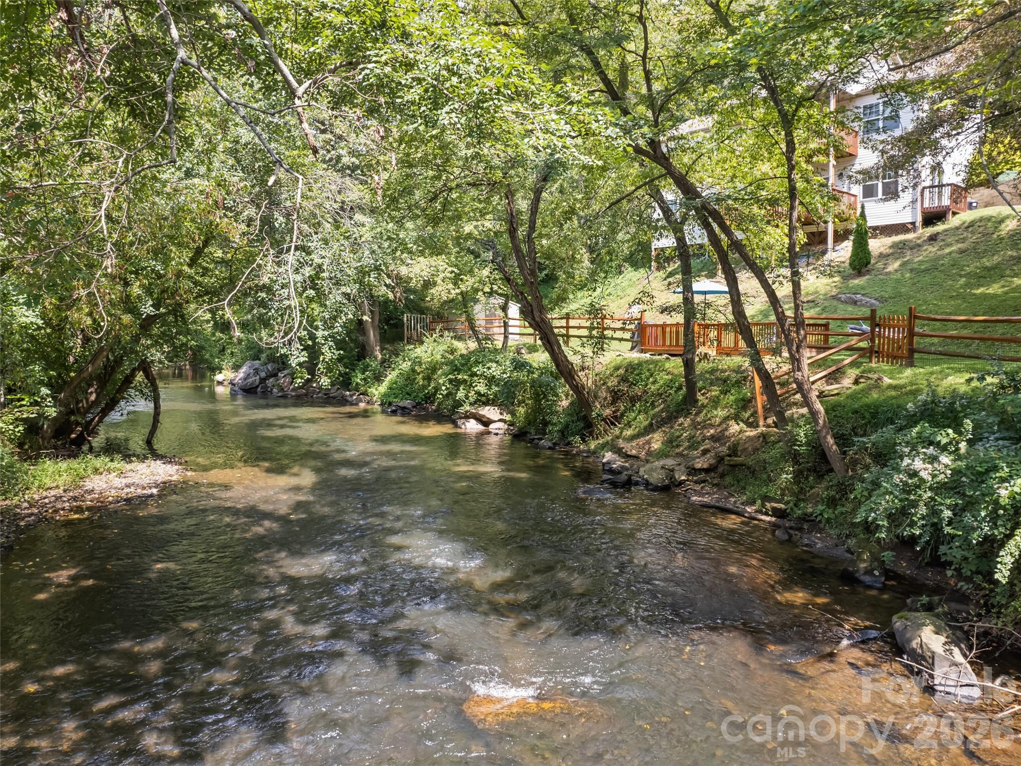 404 Loop Road — Clyde