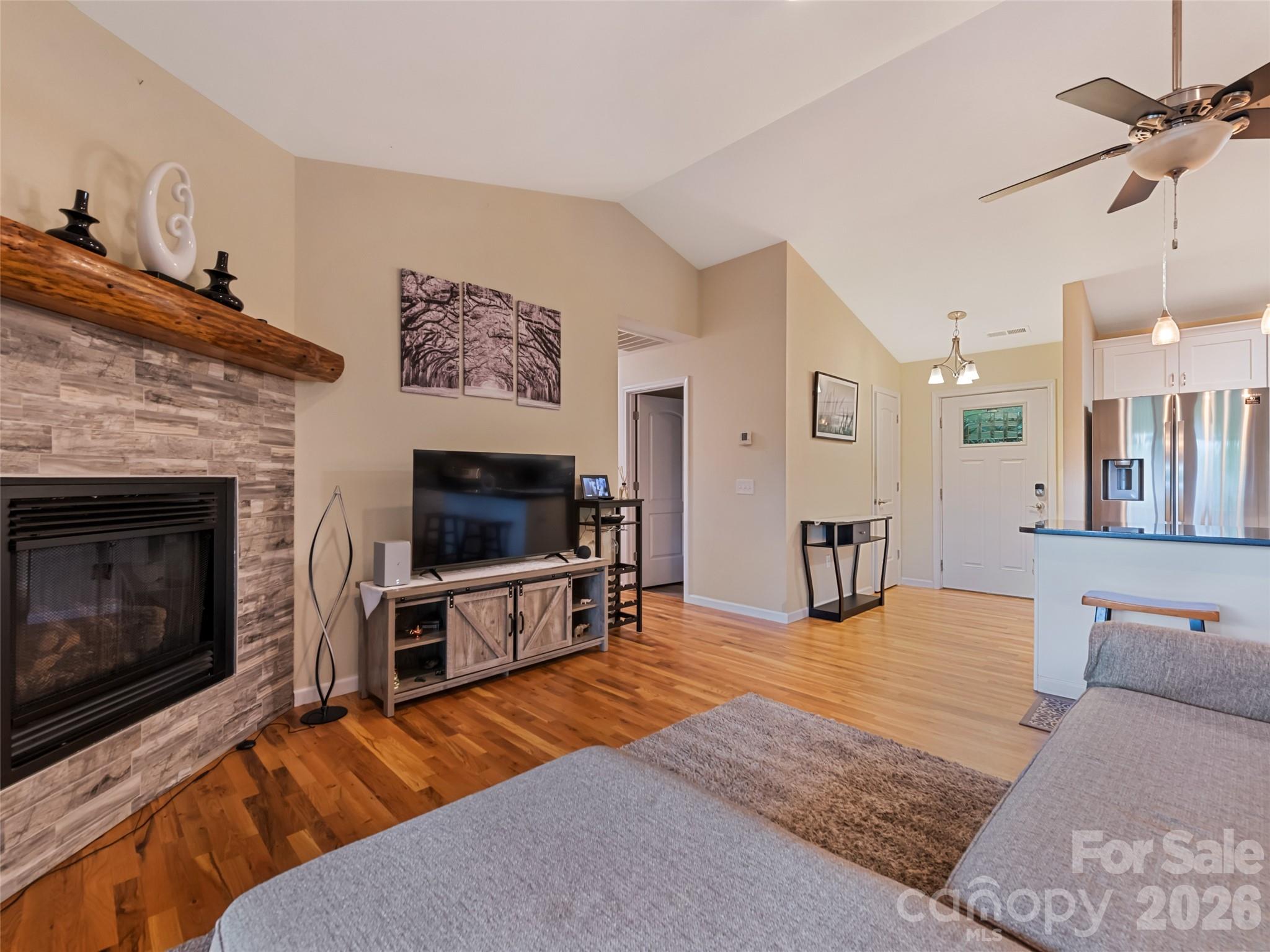 404 Loop Road — Clyde