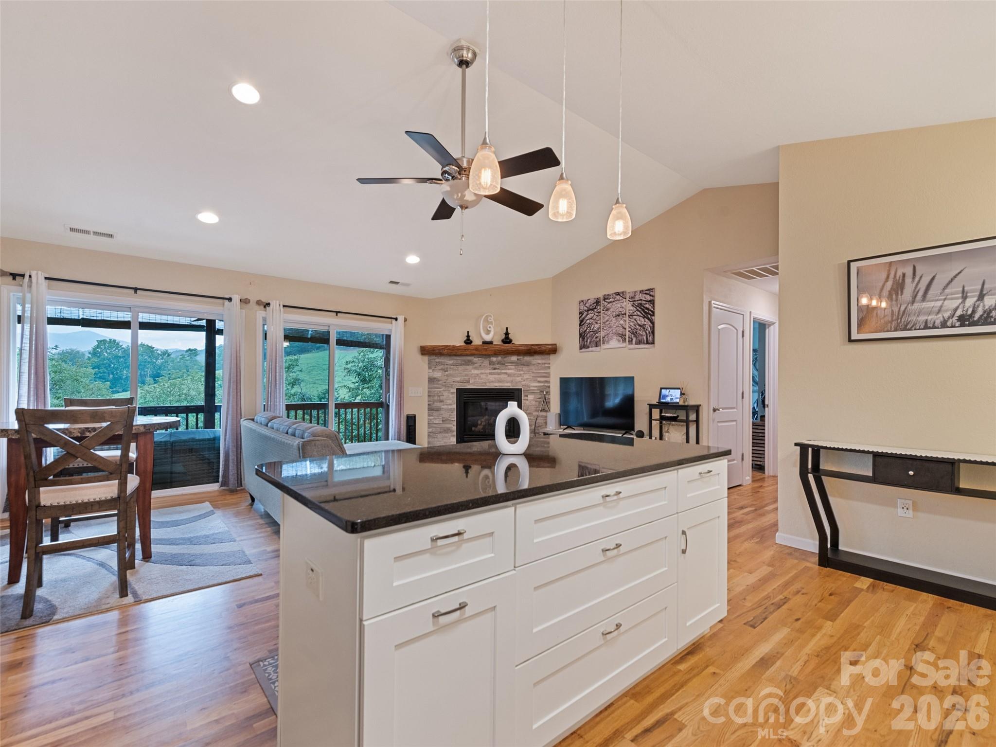 404 Loop Road — Clyde