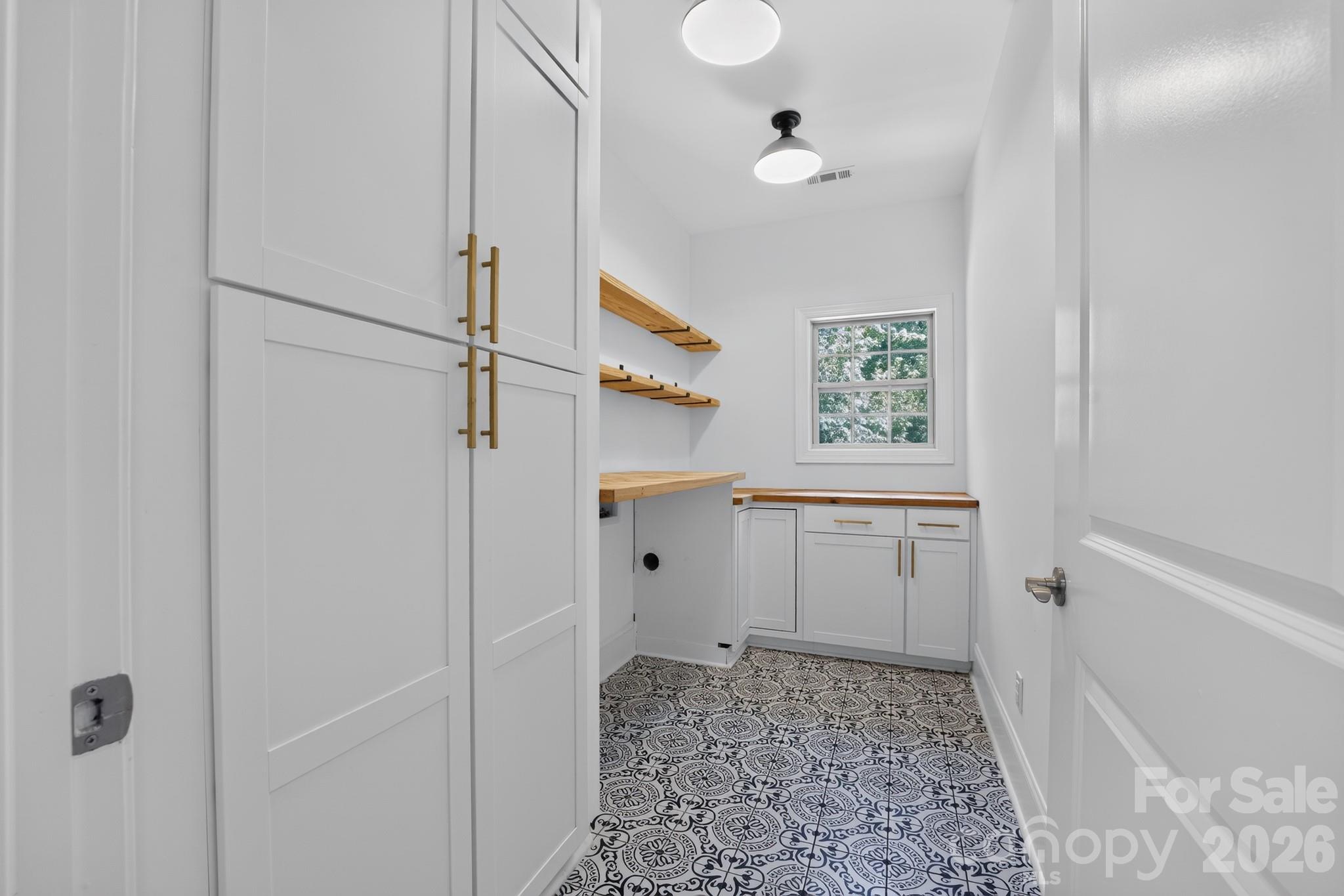 152 Kentmere Lane — Clover