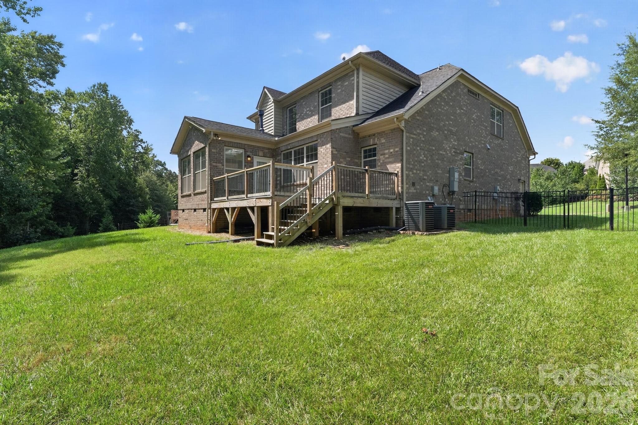 152 Kentmere Lane — Clover