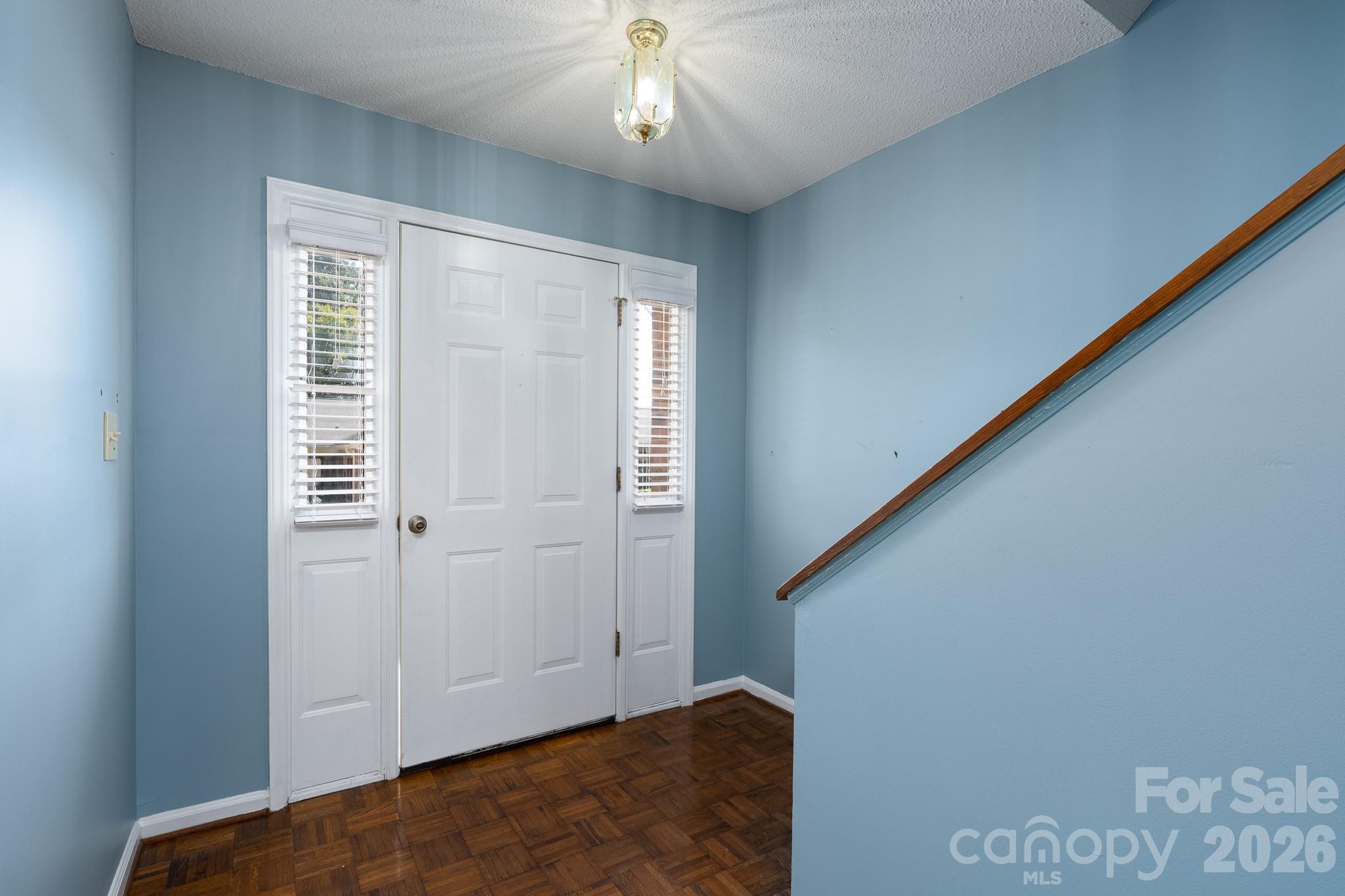 566 Camrose Circle NE — Concord