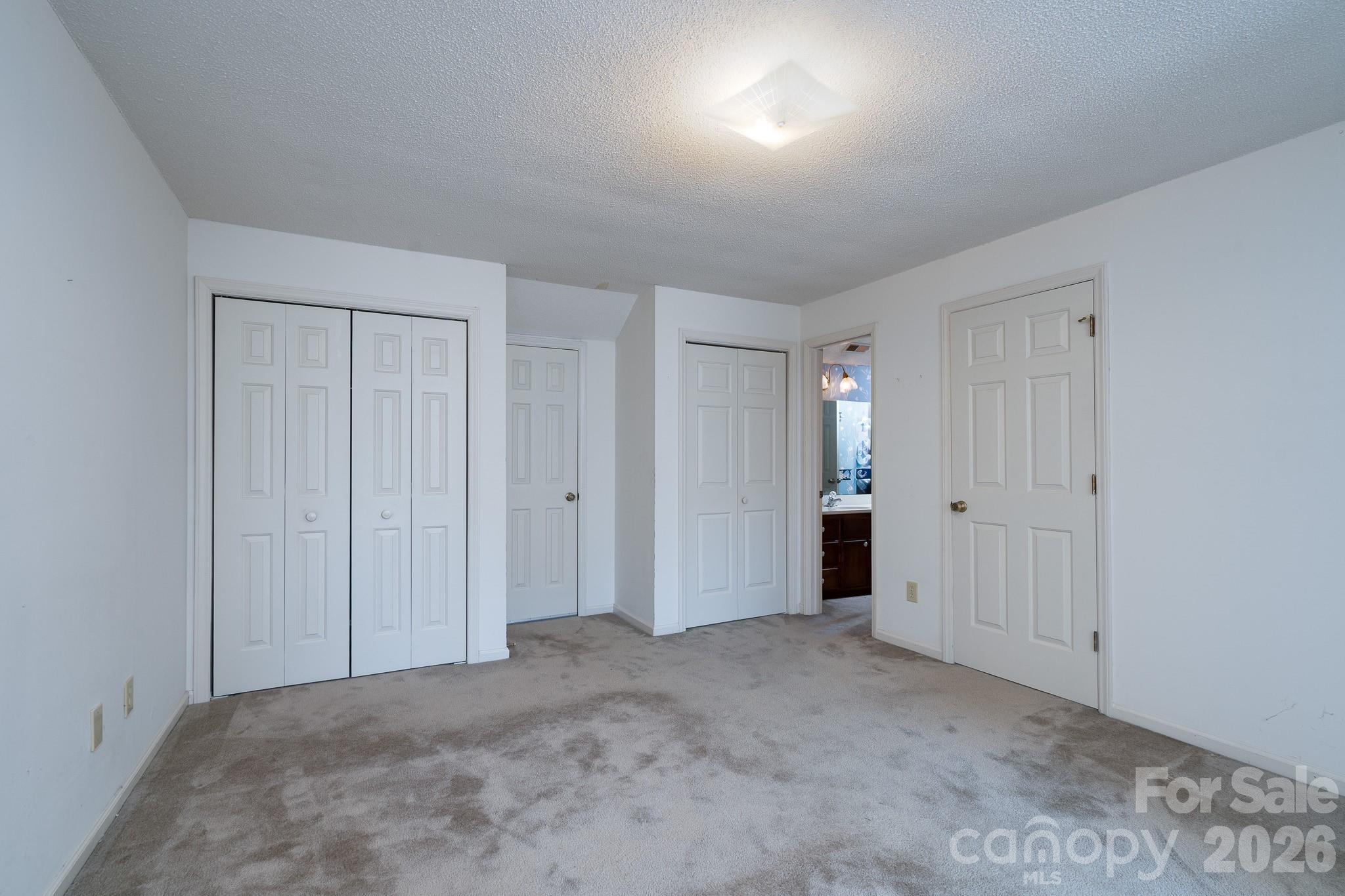 566 Camrose Circle NE — Concord