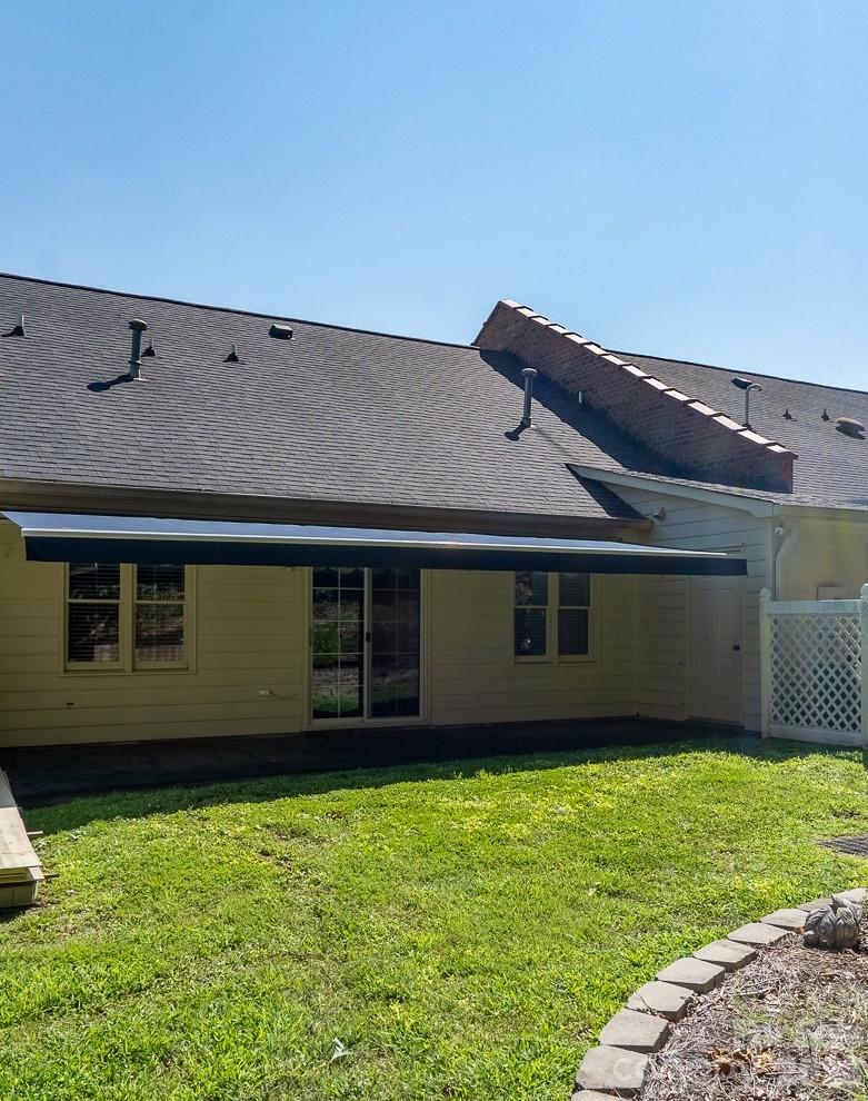 566 Camrose Circle NE — Concord