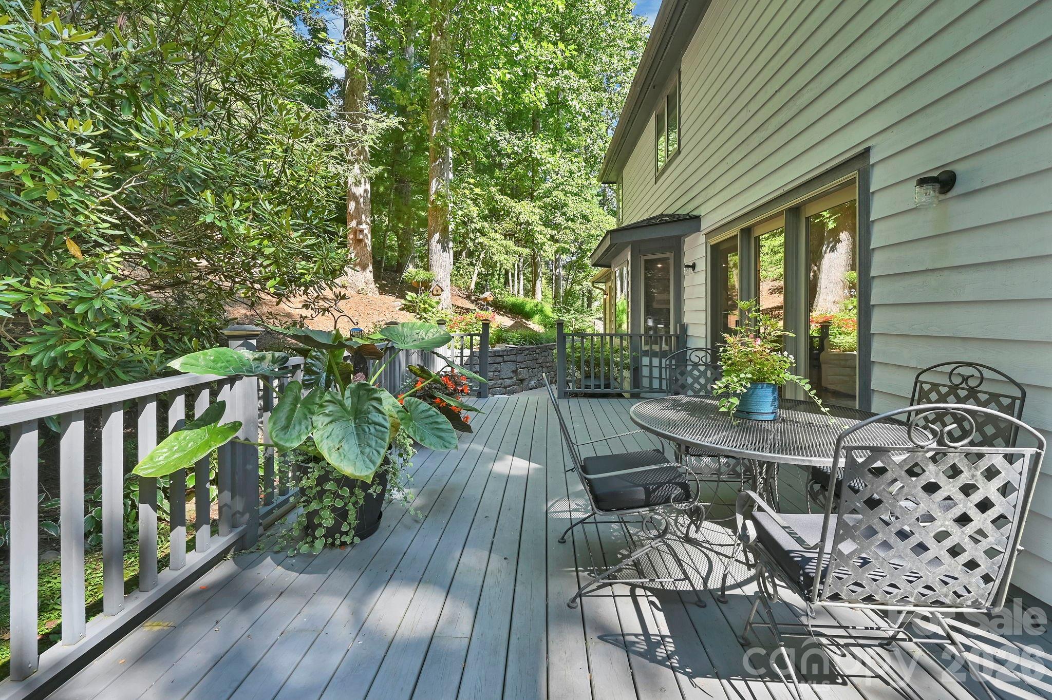 25 Weston Heights Drive — Asheville