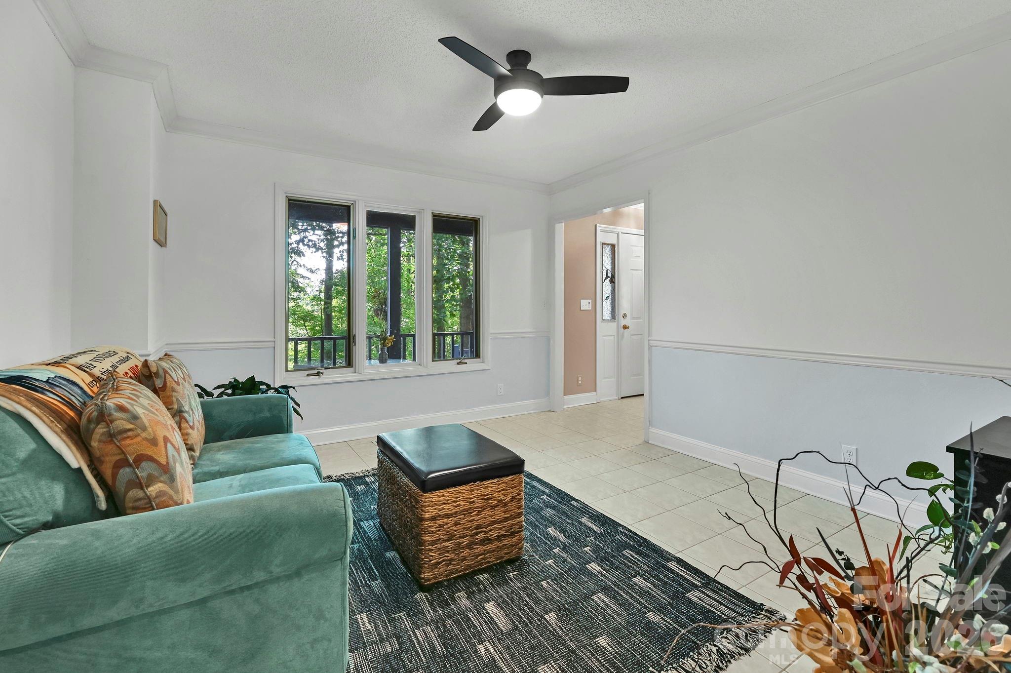 25 Weston Heights Drive — Asheville