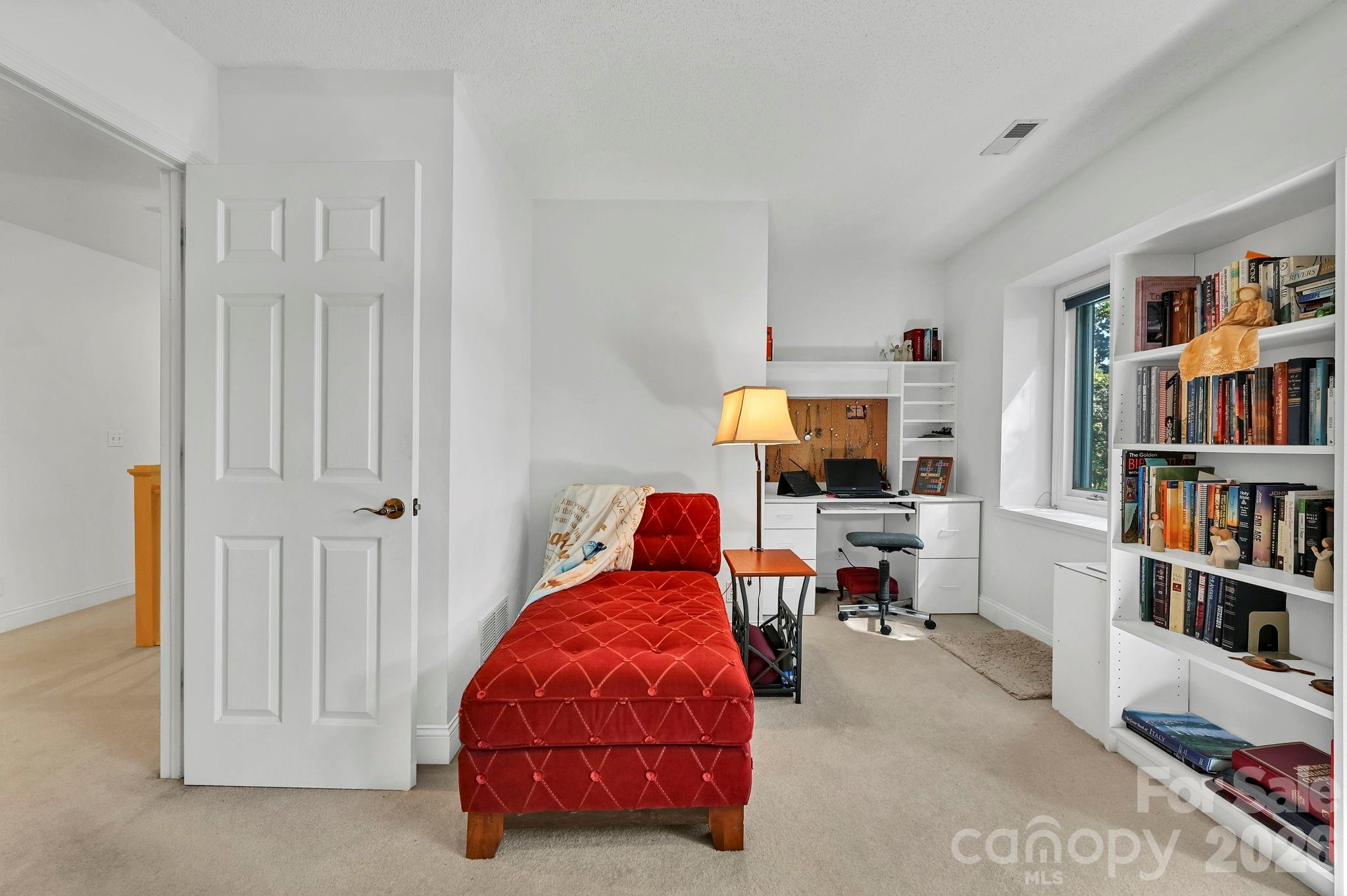 25 Weston Heights Drive — Asheville