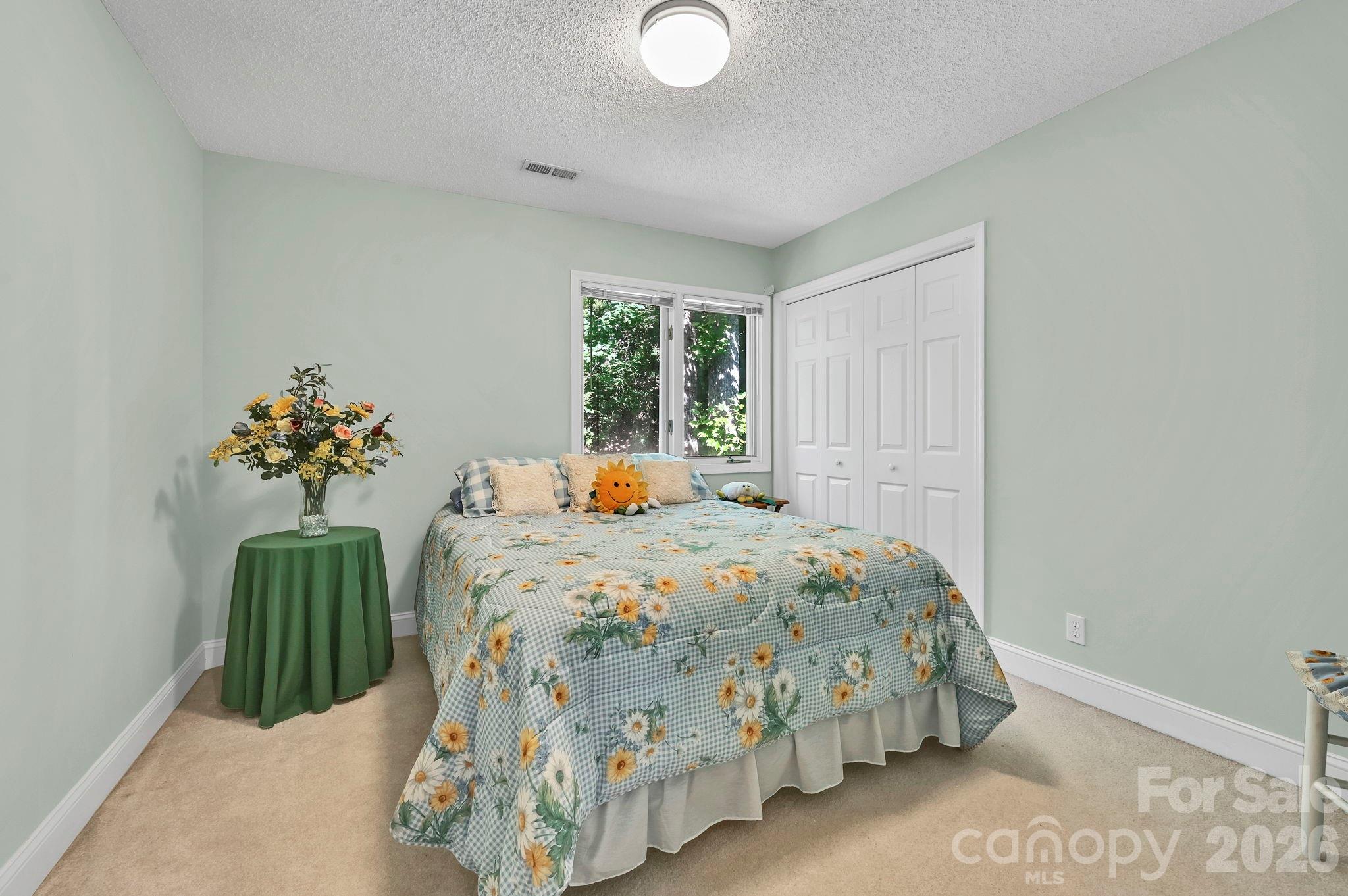 25 Weston Heights Drive — Asheville