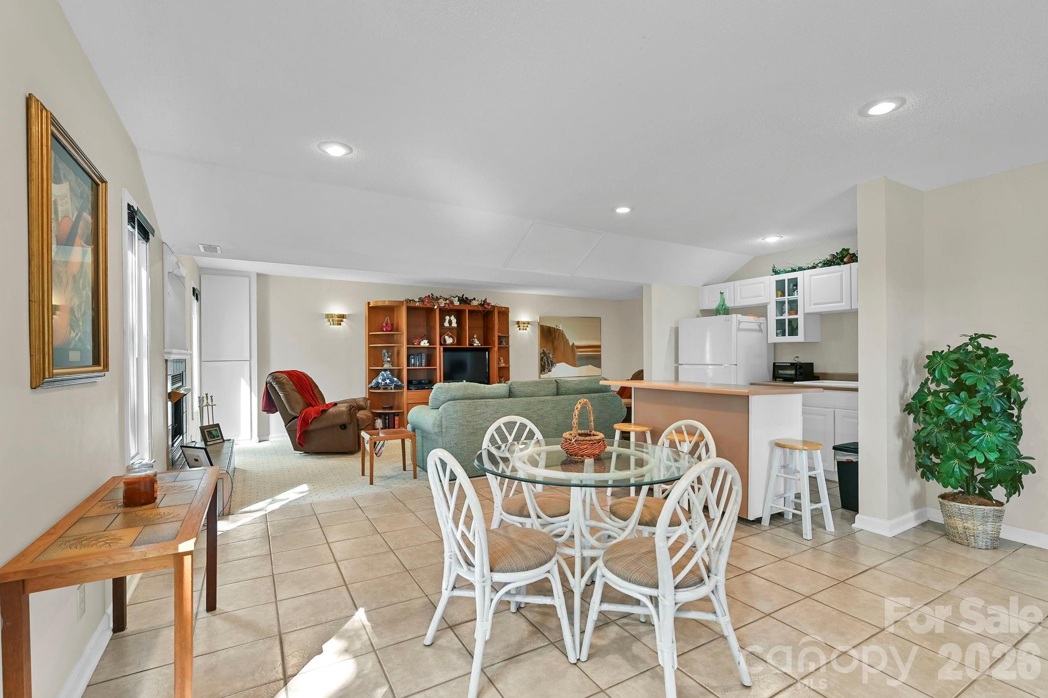 25 Weston Heights Drive — Asheville