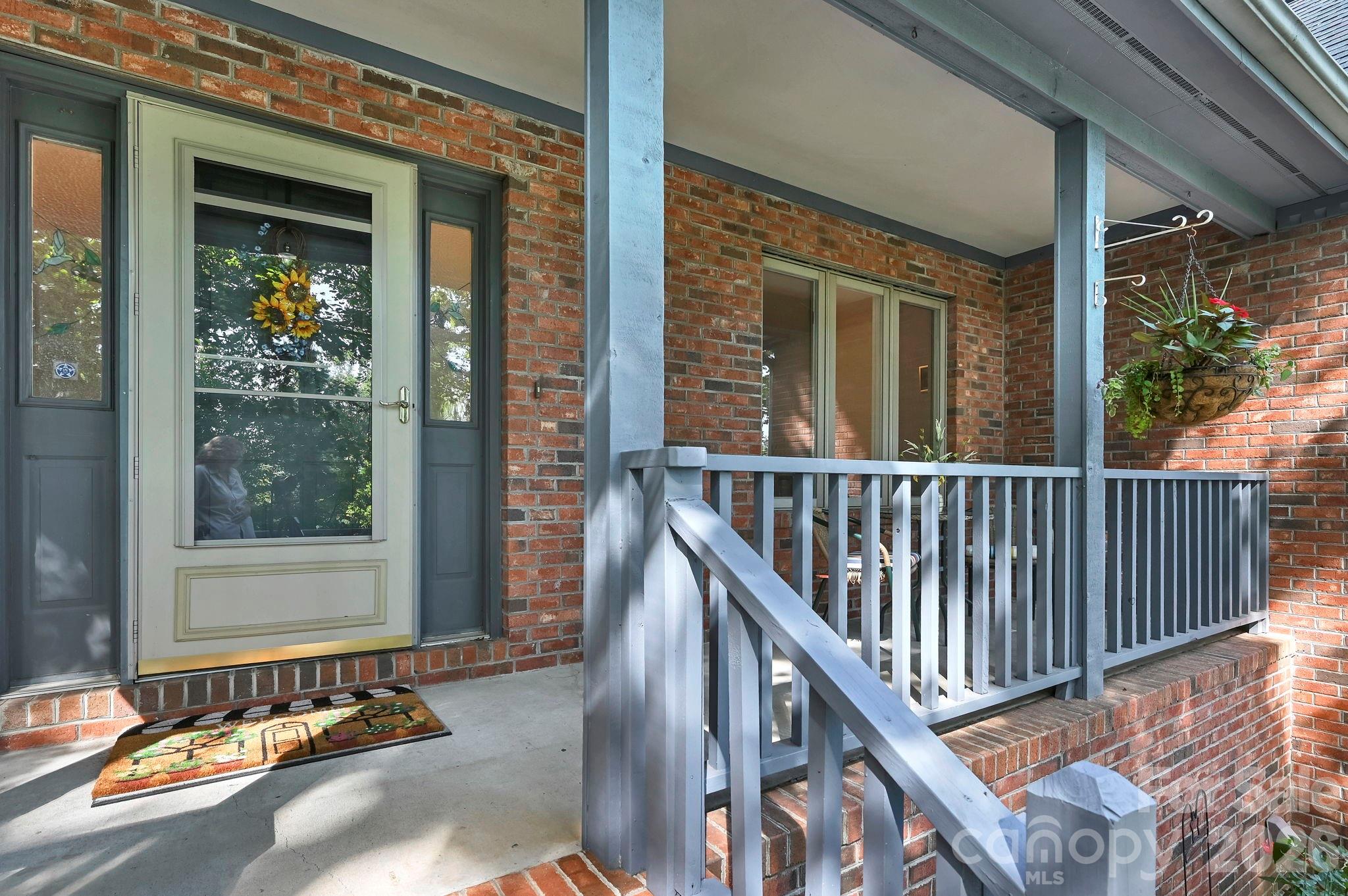 25 Weston Heights Drive — Asheville