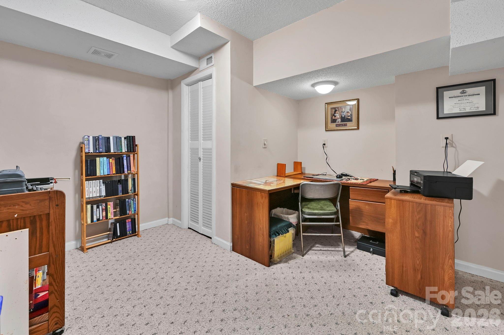 25 Weston Heights Drive — Asheville