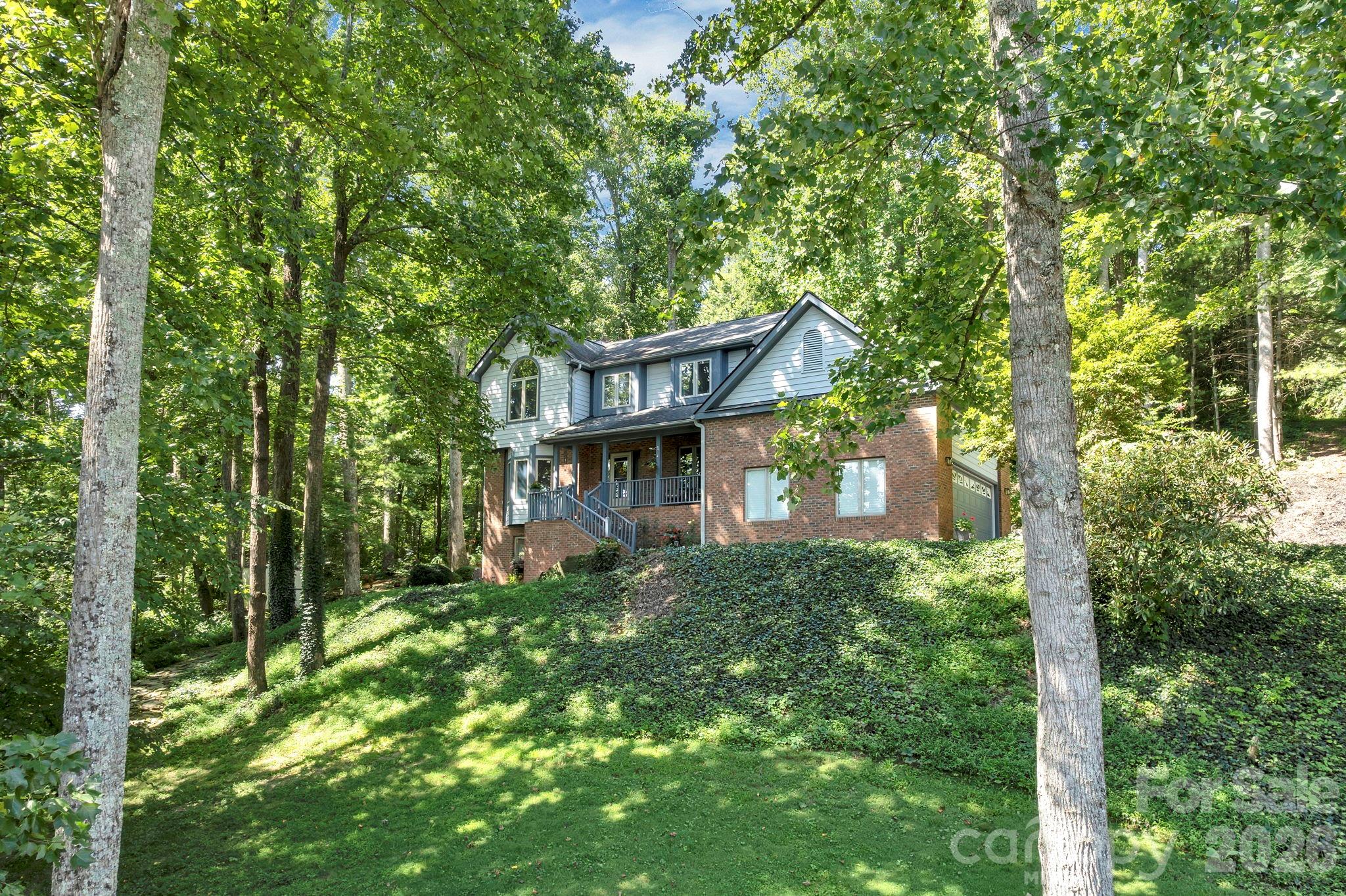 25 Weston Heights Drive — Asheville