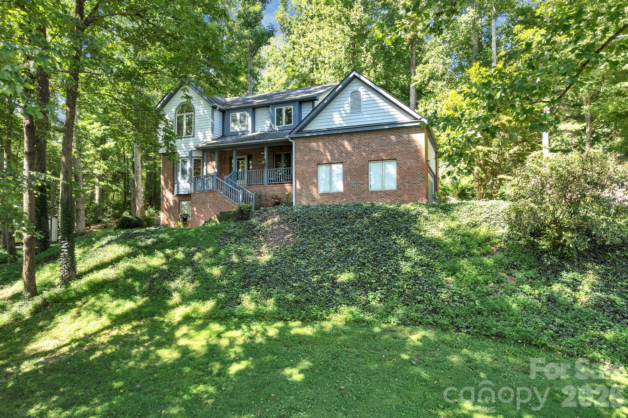 25 Weston Heights Drive — Asheville