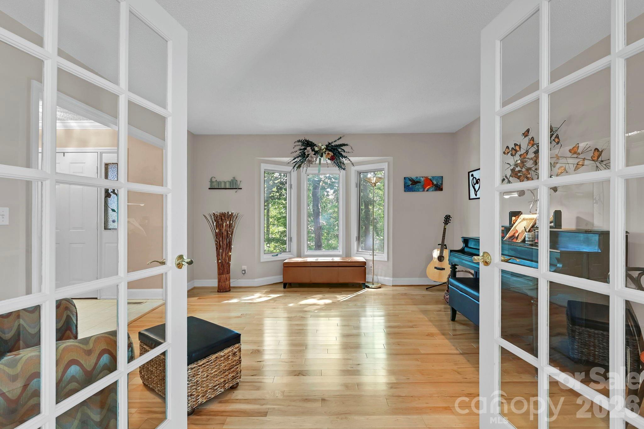 25 Weston Heights Drive — Asheville