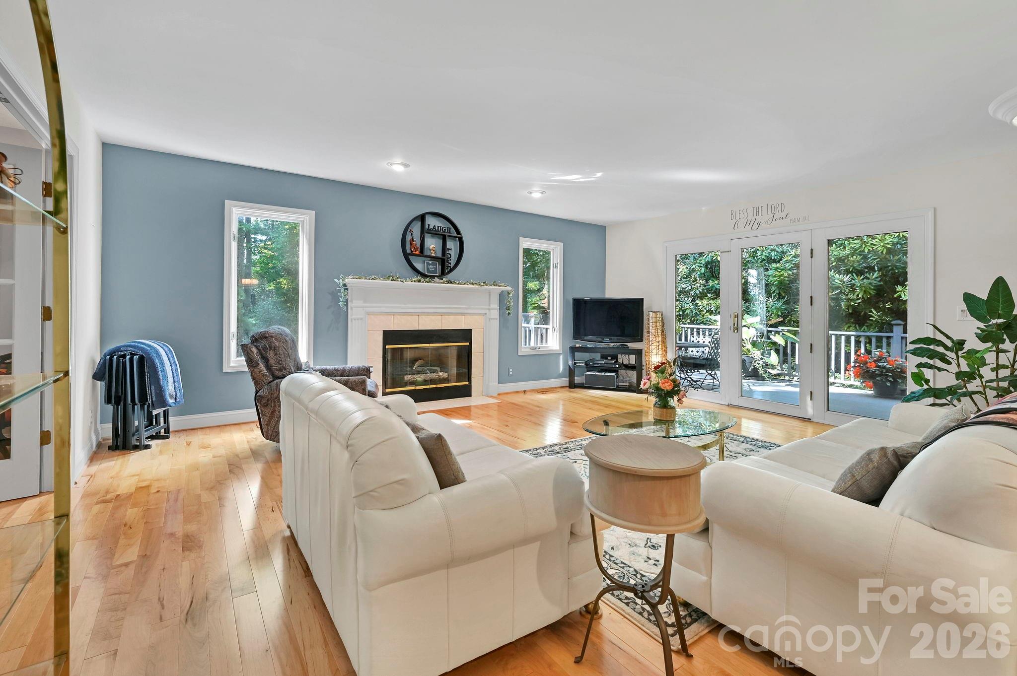 25 Weston Heights Drive — Asheville