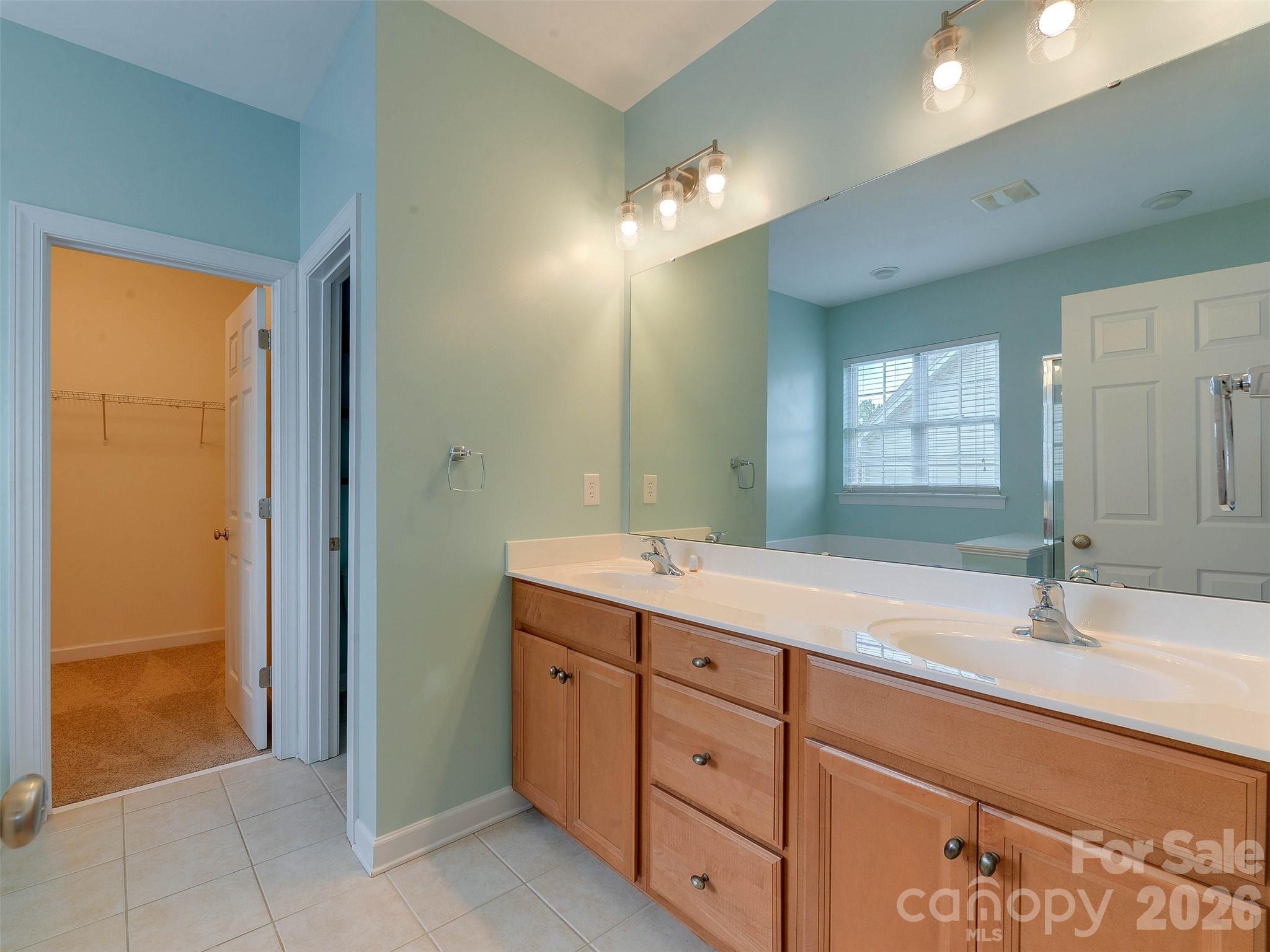 5915 Trailwater Road — Charlotte