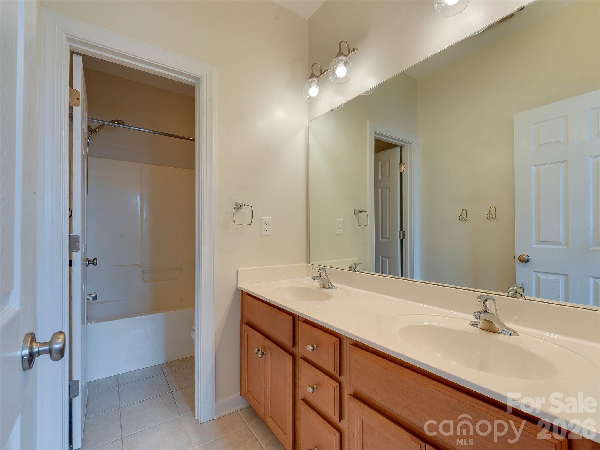 5915 Trailwater Road — Charlotte