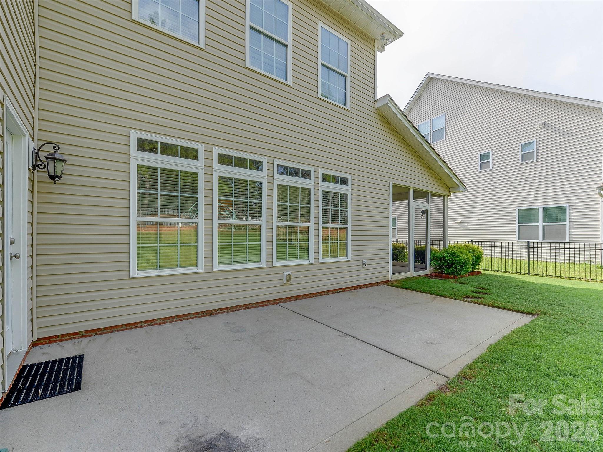 5915 Trailwater Road — Charlotte