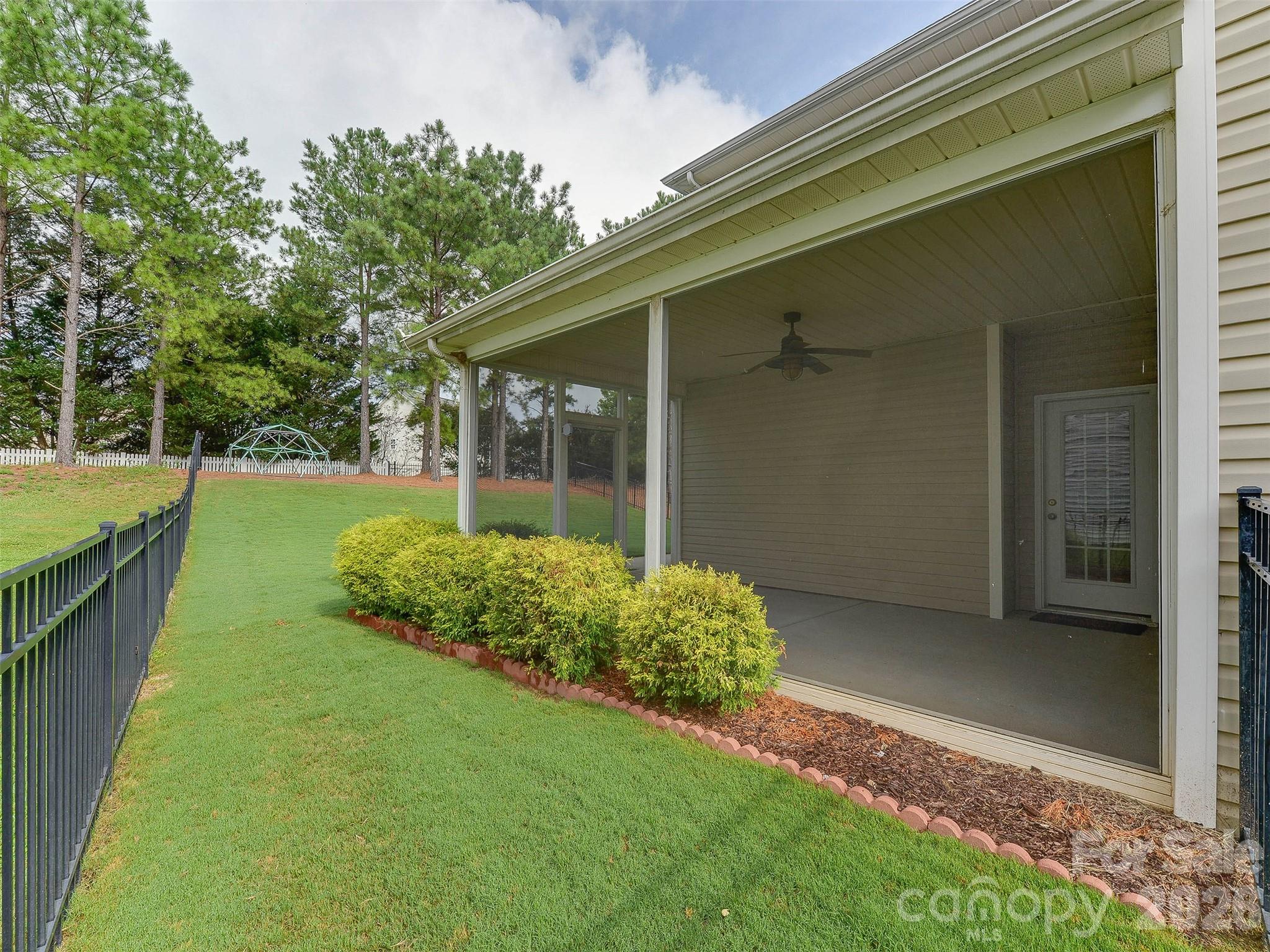 5915 Trailwater Road — Charlotte