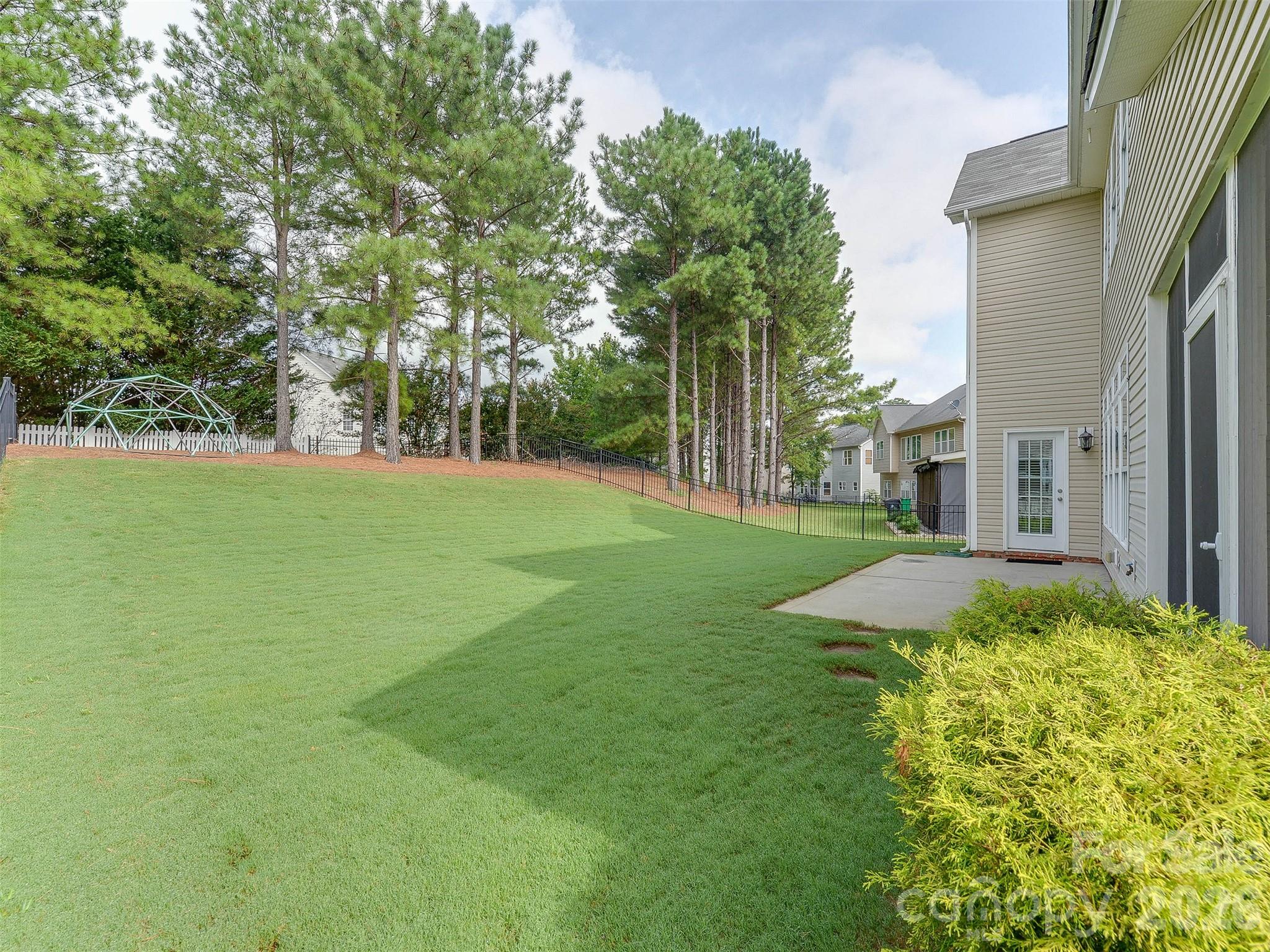 5915 Trailwater Road — Charlotte