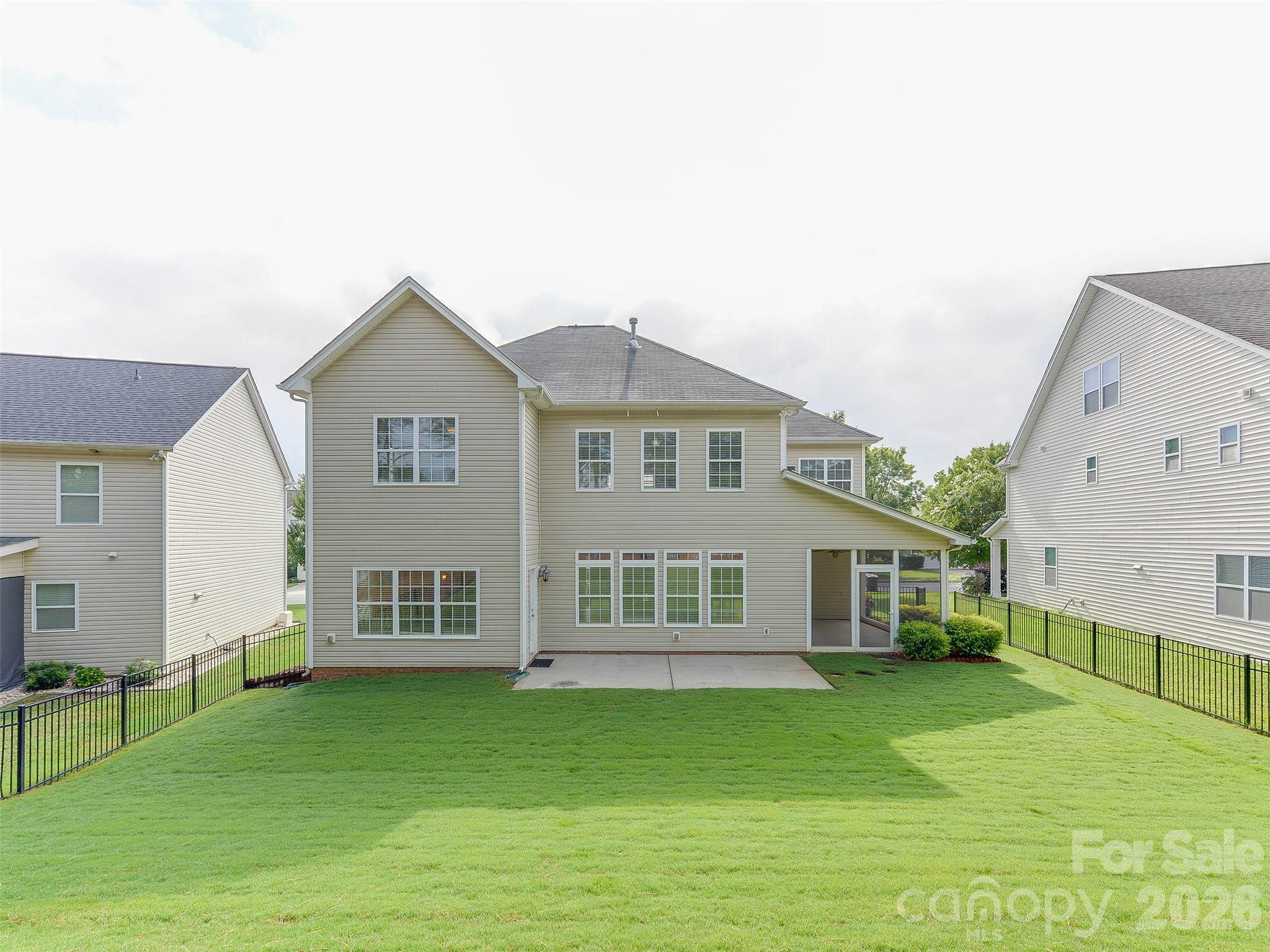 5915 Trailwater Road — Charlotte