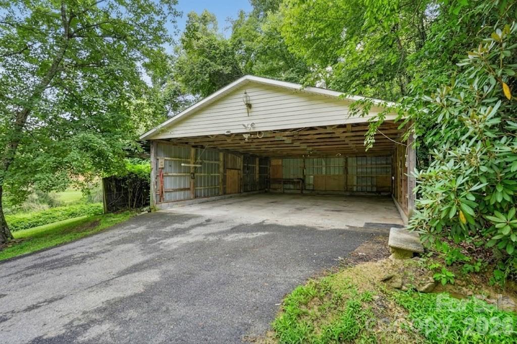 168 Huntley Road — Fletcher