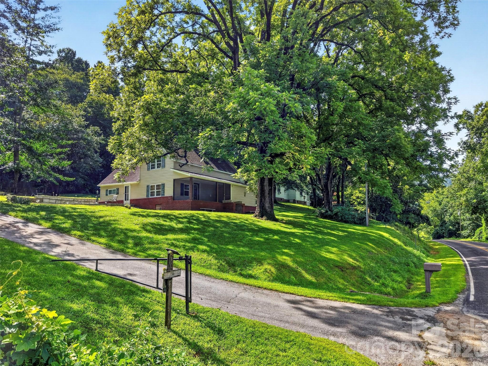 168 Huntley Road — Fletcher
