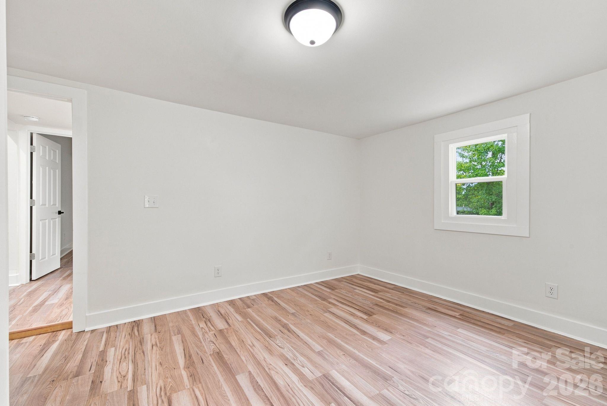 1325 King Road — Salisbury