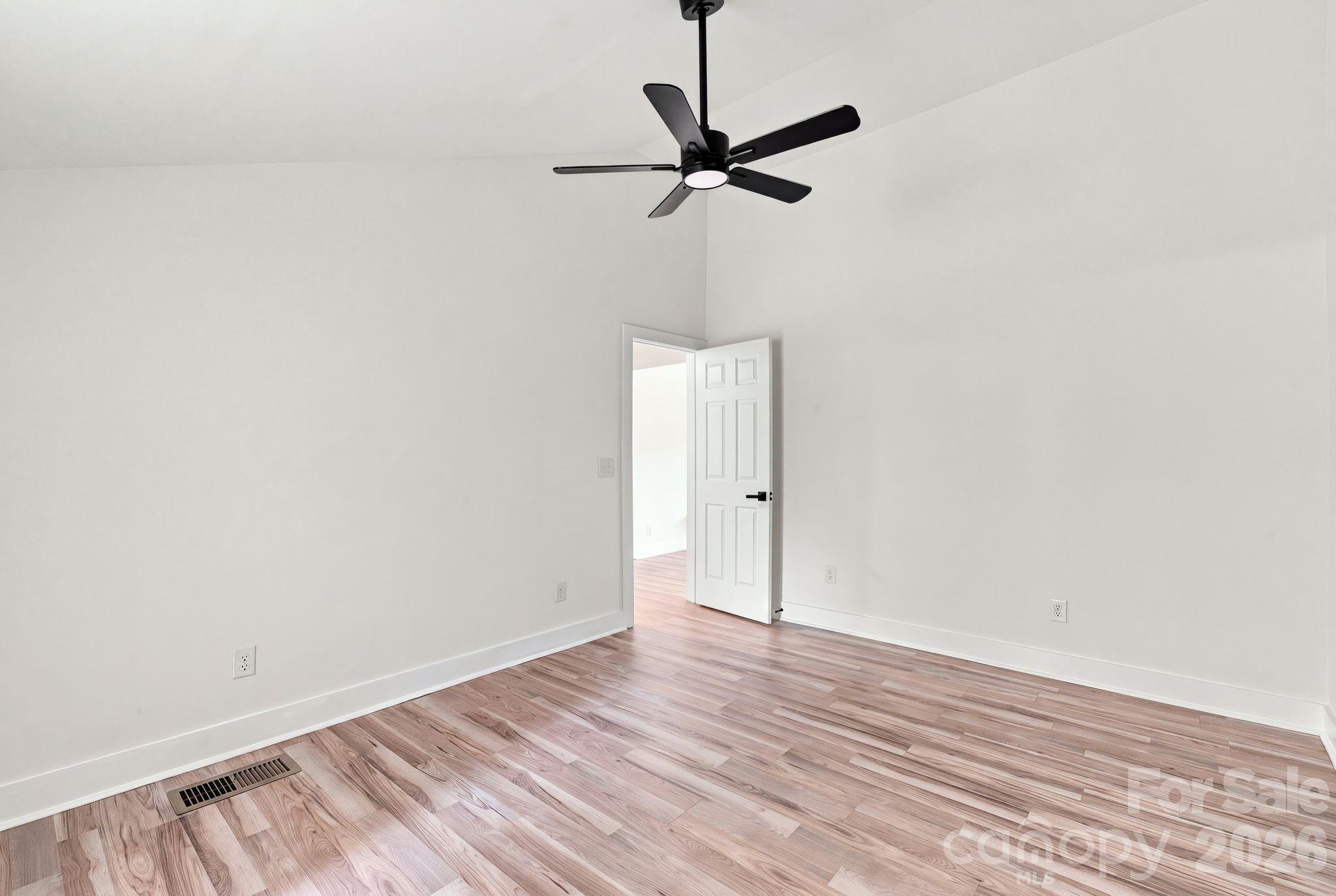 1325 King Road — Salisbury