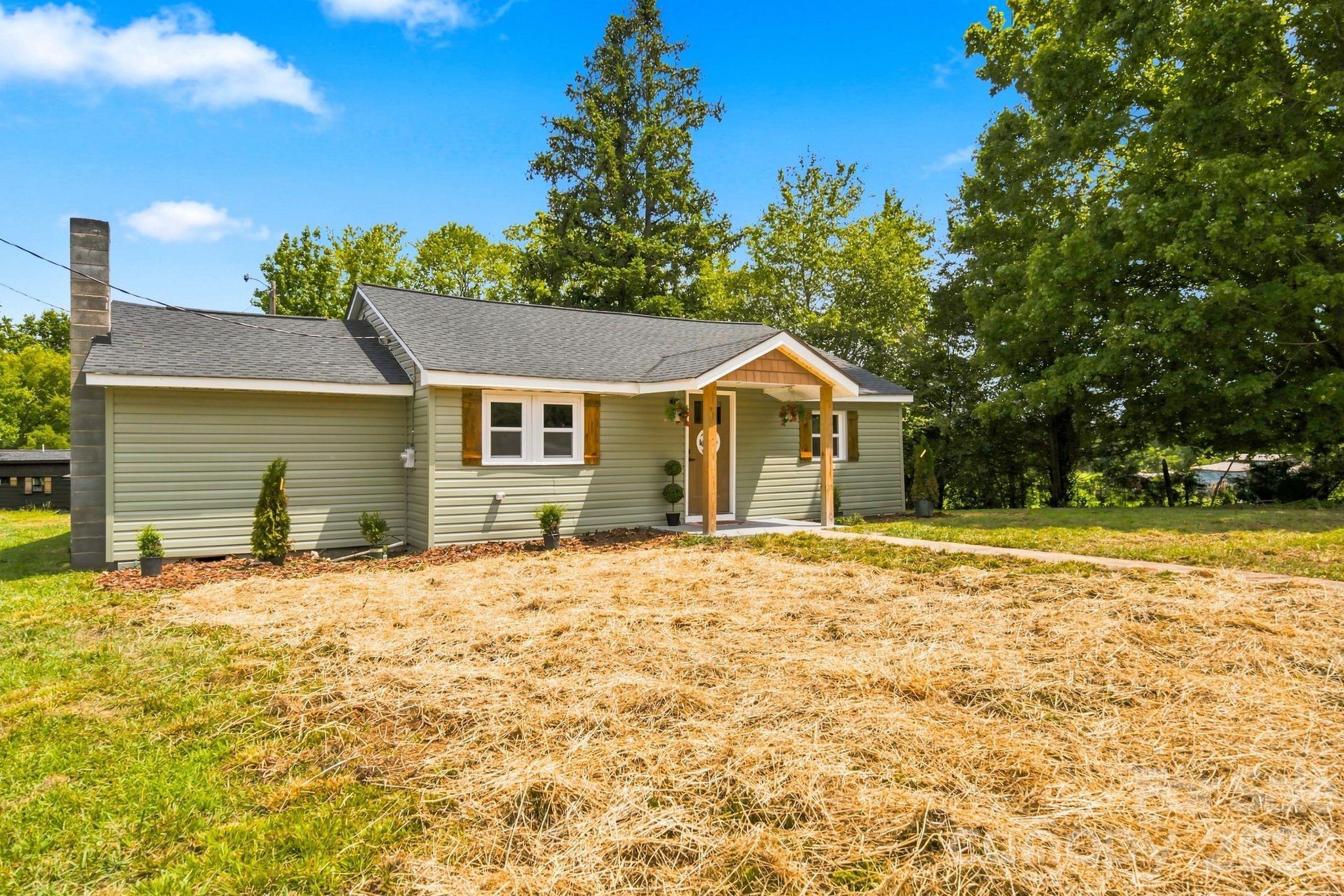 1325 King Road — Salisbury