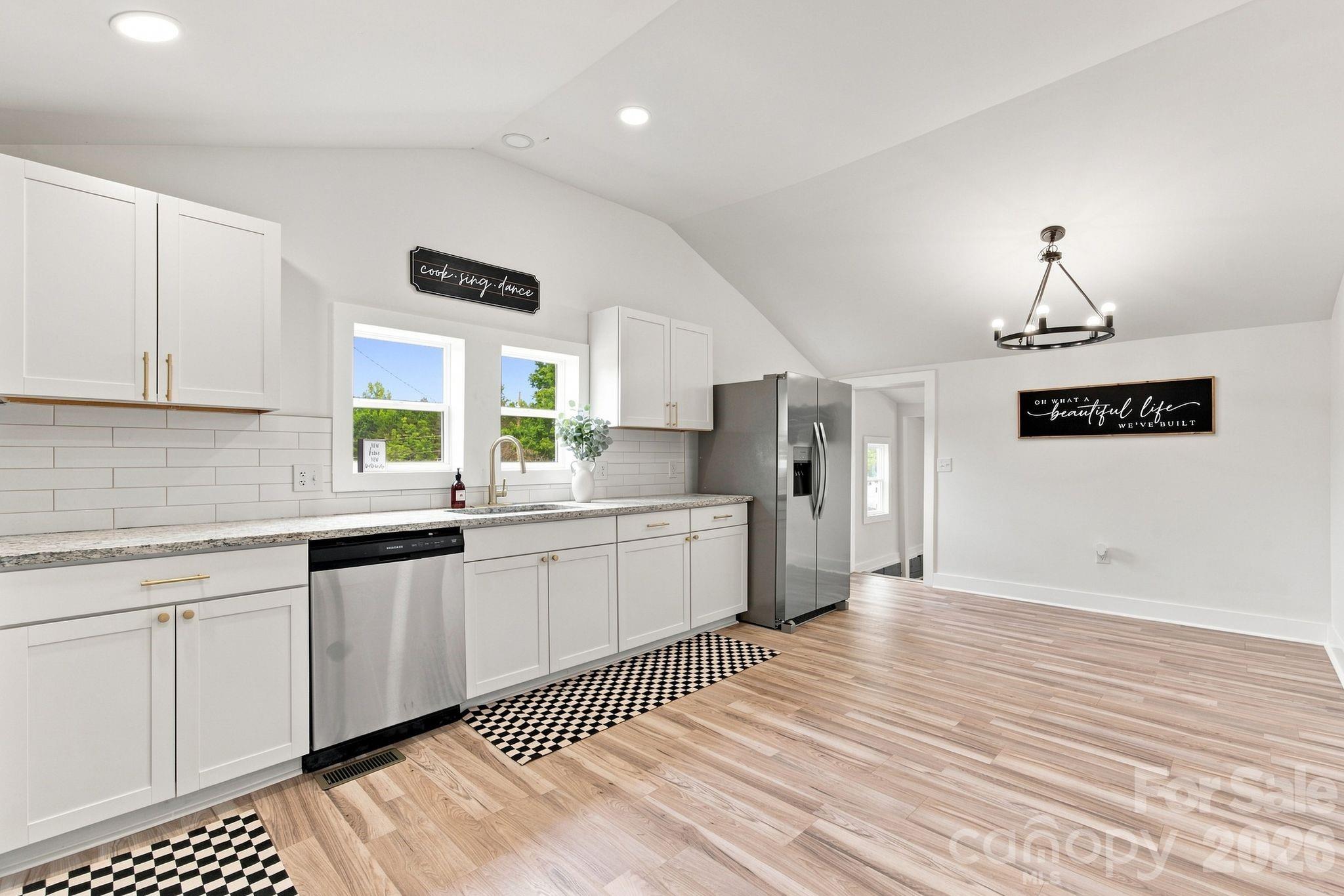 1325 King Road — Salisbury