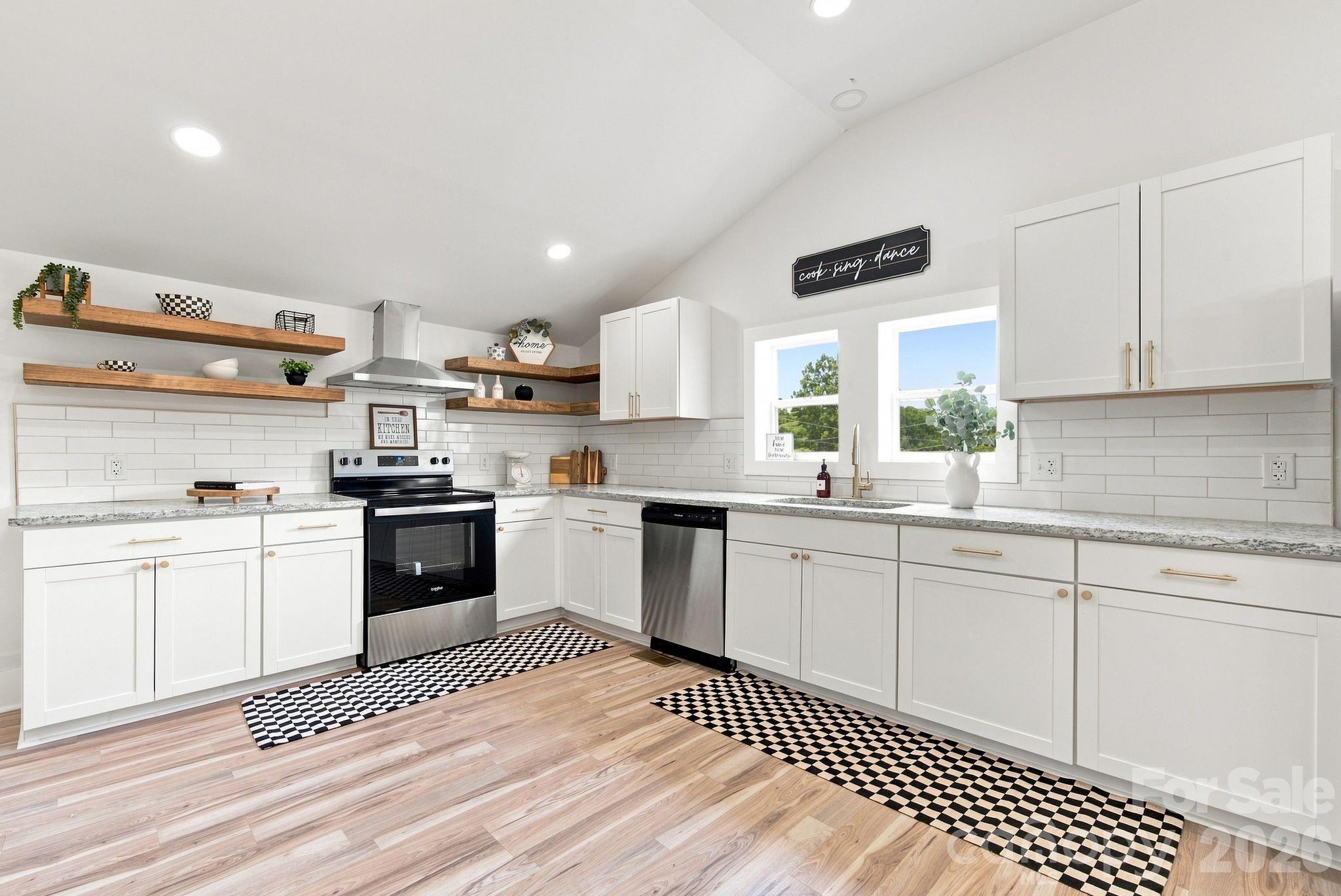 1325 King Road — Salisbury
