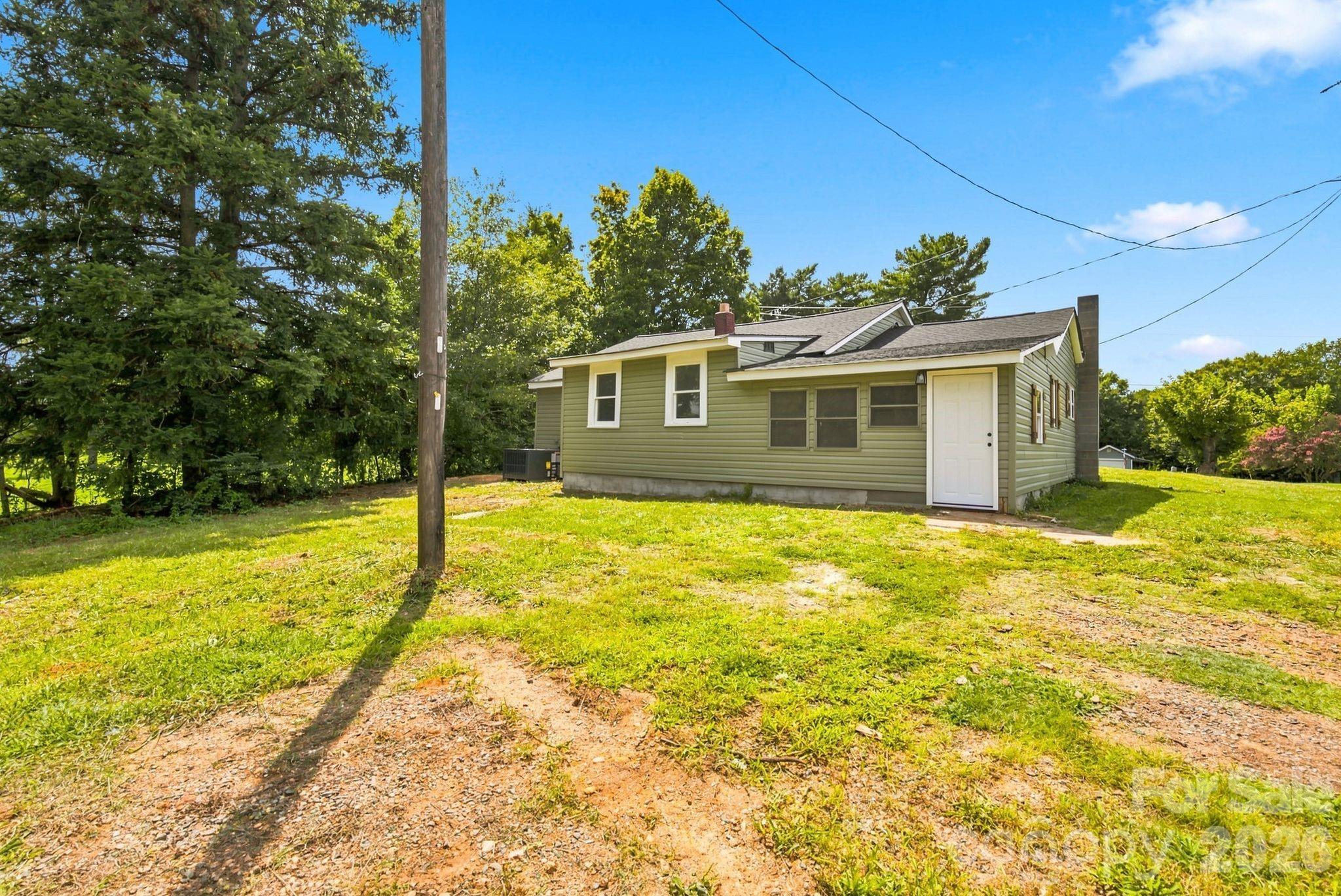 1325 King Road — Salisbury