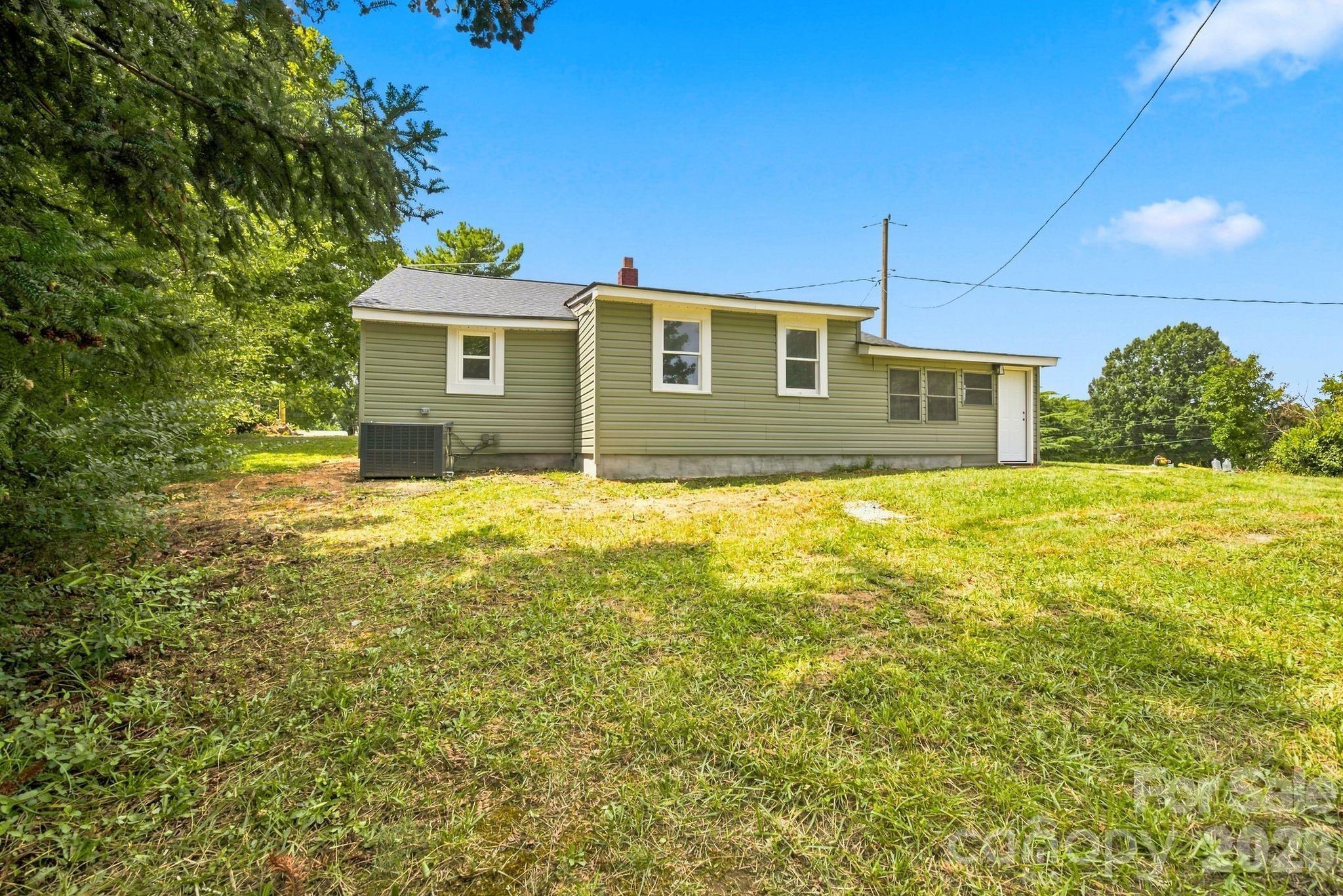 1325 King Road — Salisbury