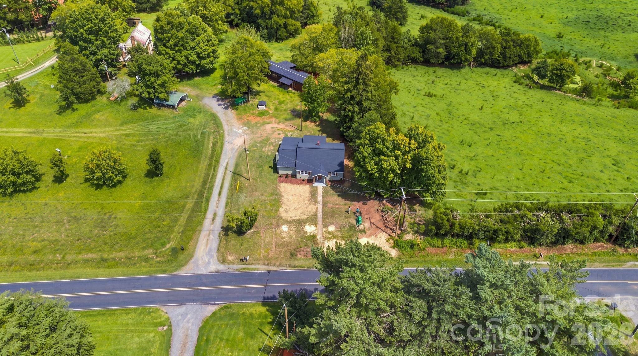 1325 King Road — Salisbury