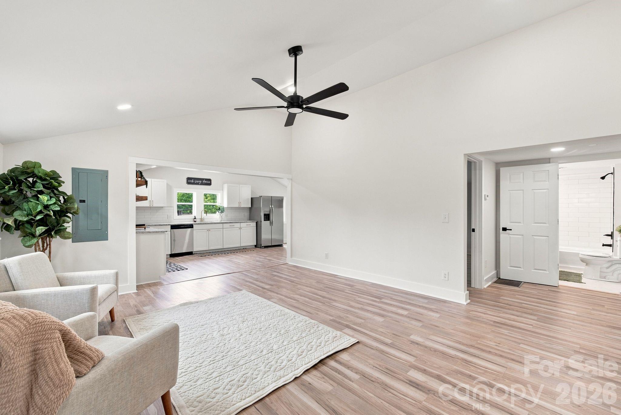 1325 King Road — Salisbury