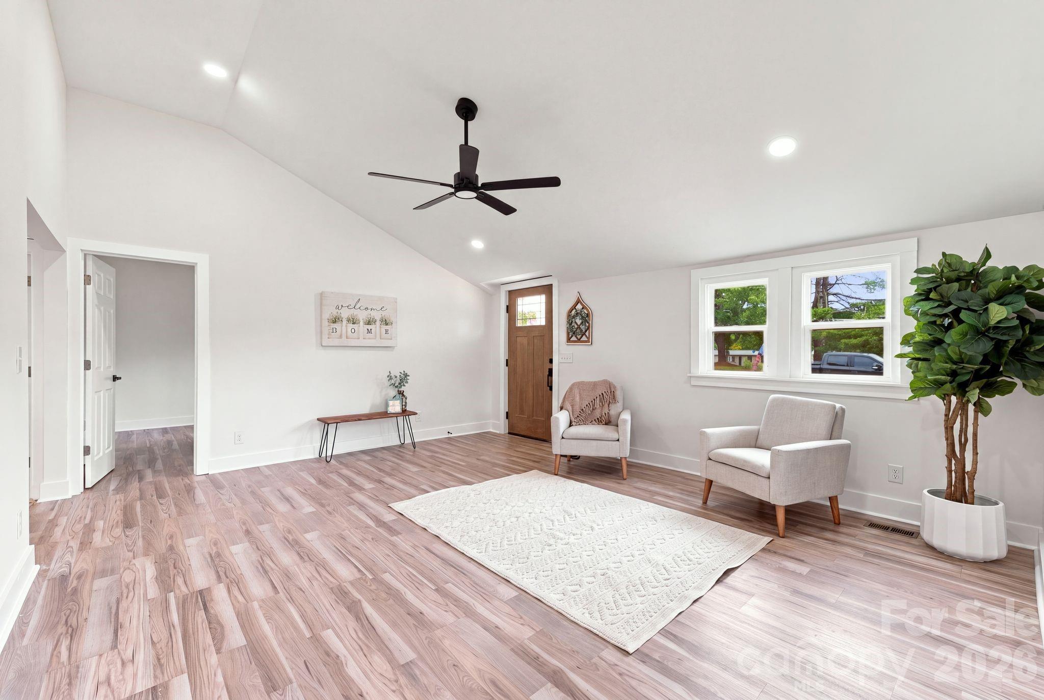 1325 King Road — Salisbury