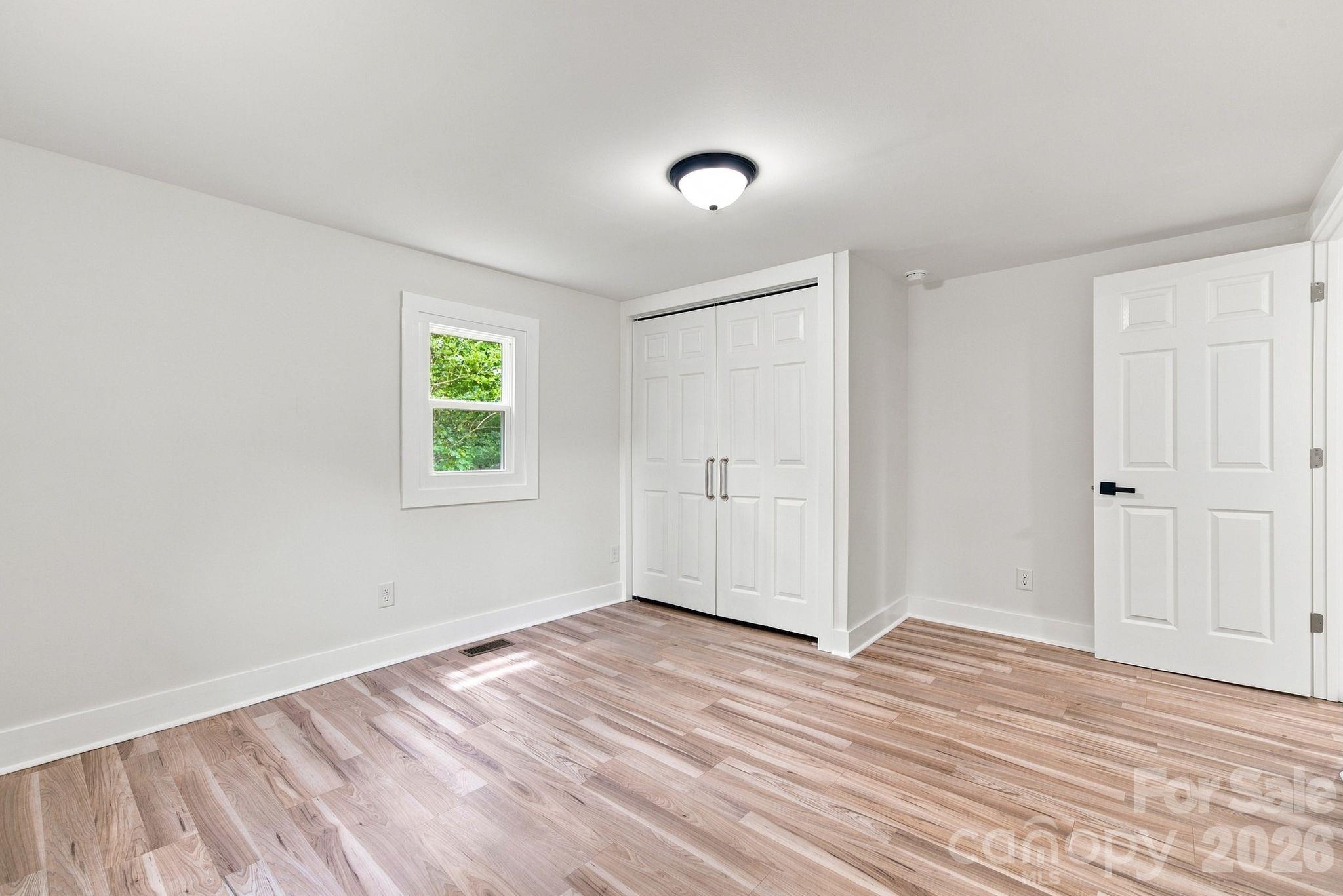 1325 King Road — Salisbury