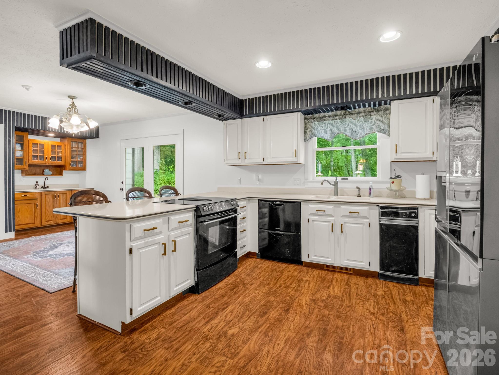 213 Raintree Drive — Hendersonville