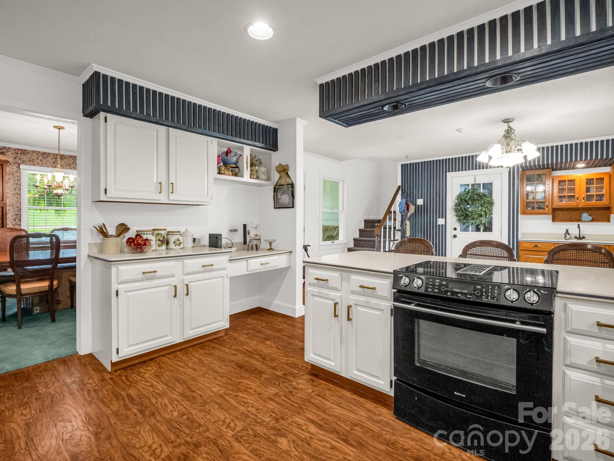 213 Raintree Drive — Hendersonville