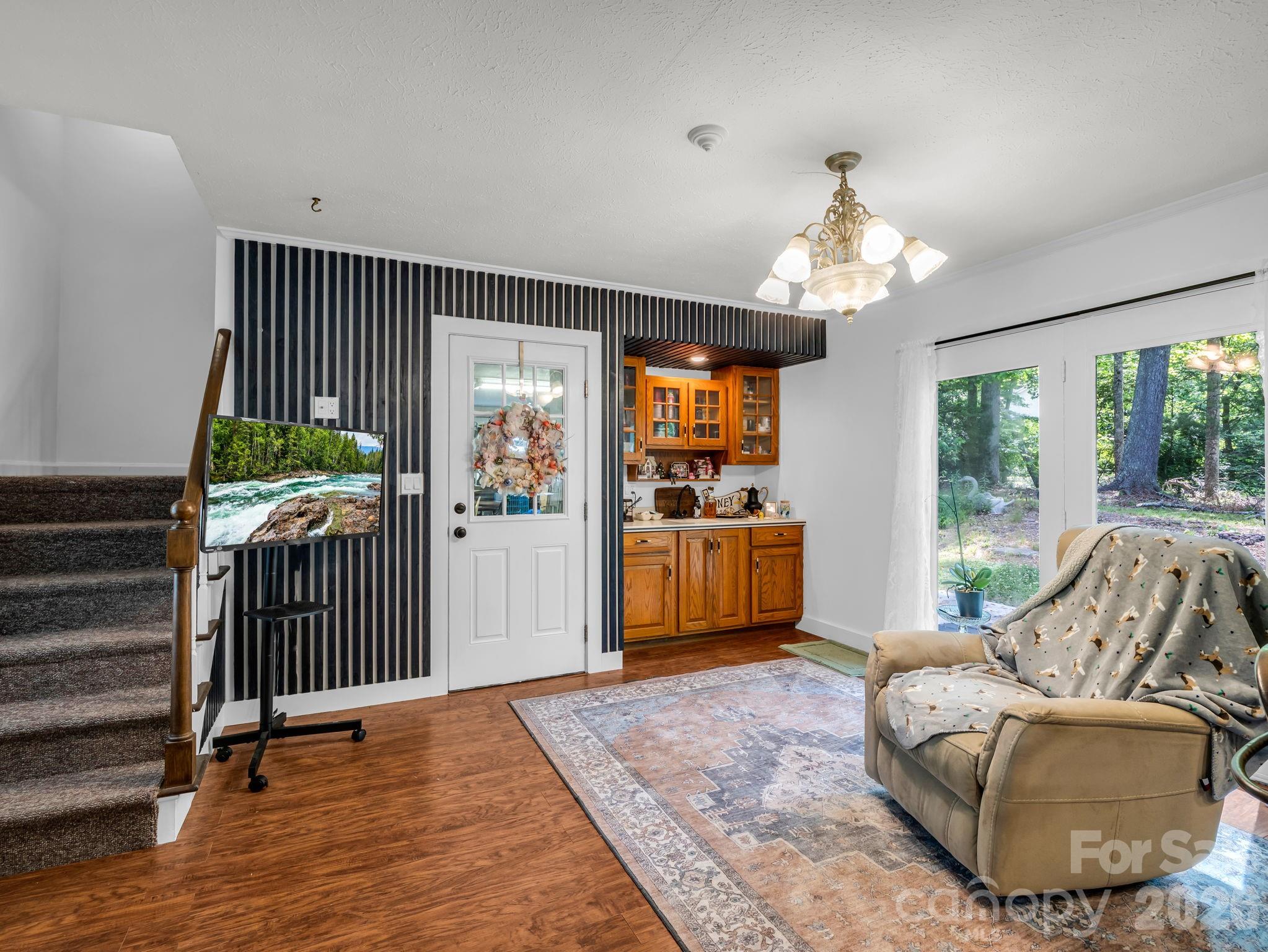 213 Raintree Drive — Hendersonville