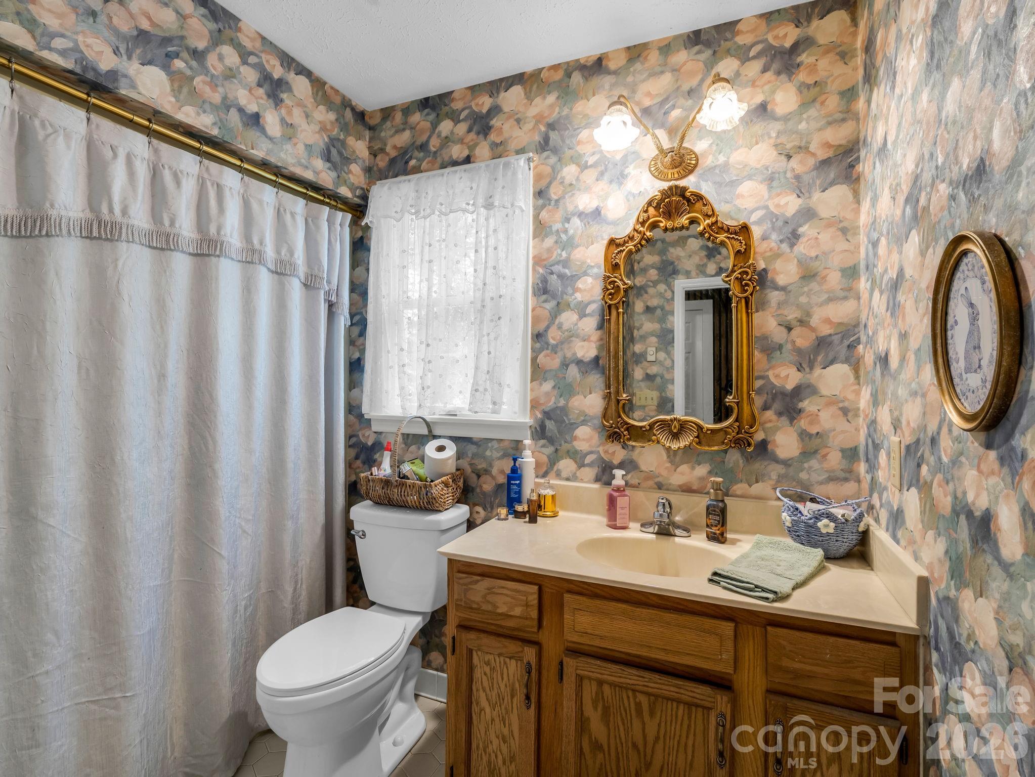 213 Raintree Drive — Hendersonville