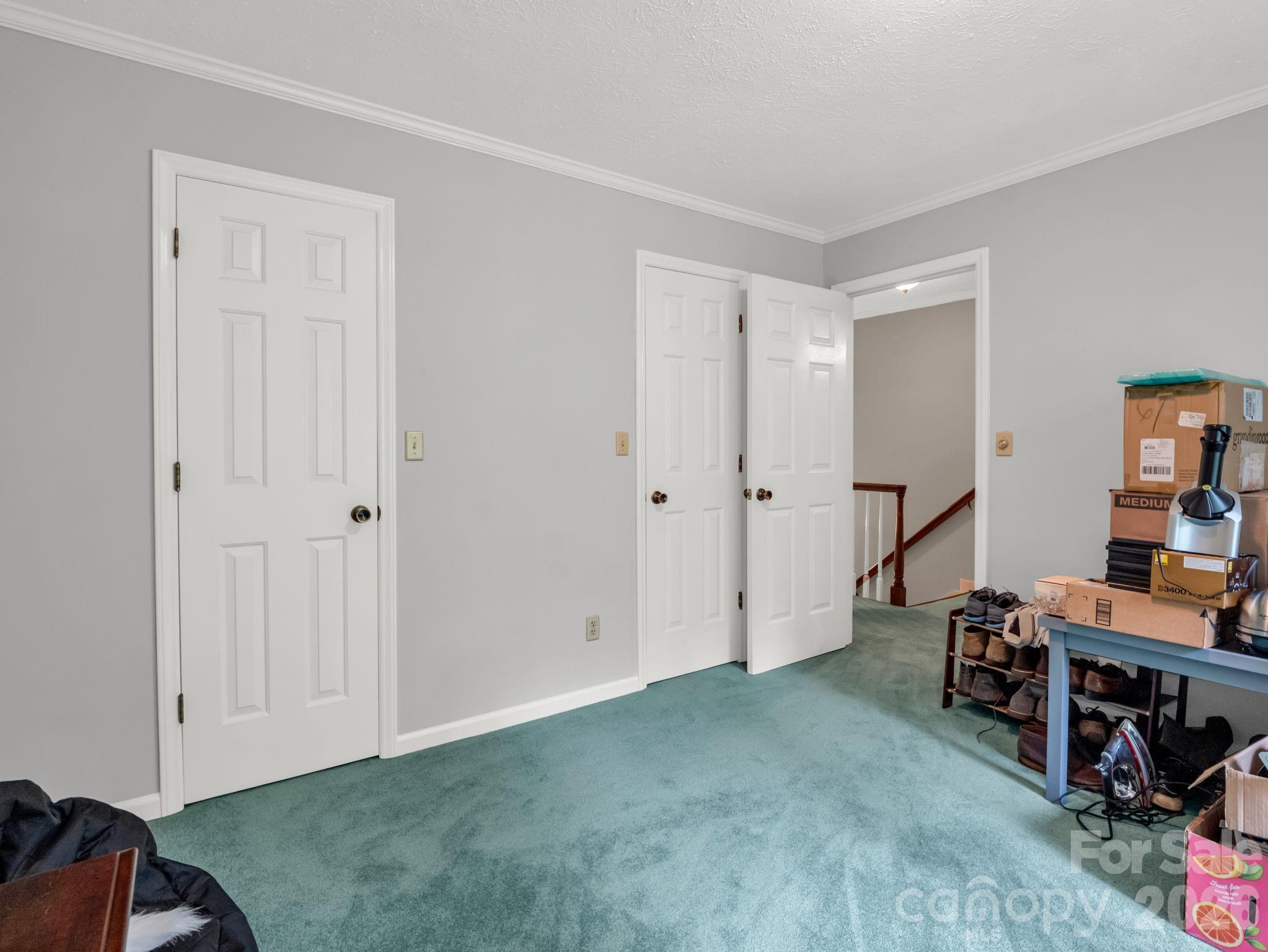 213 Raintree Drive — Hendersonville