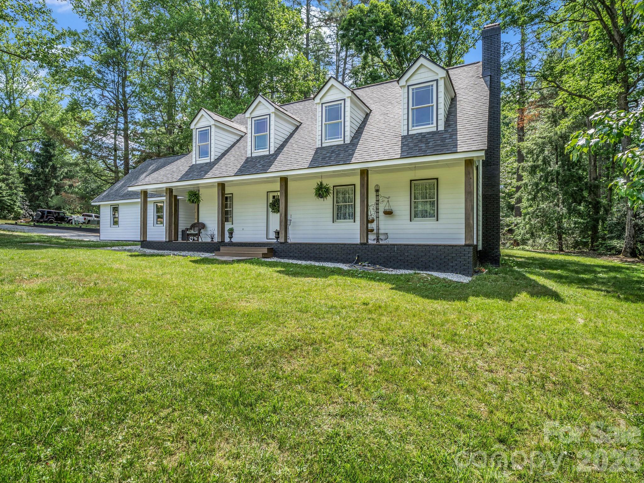 213 Raintree Drive — Hendersonville