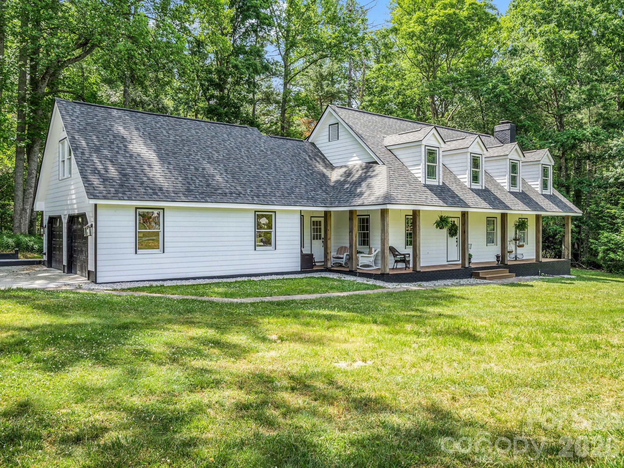 213 Raintree Drive — Hendersonville