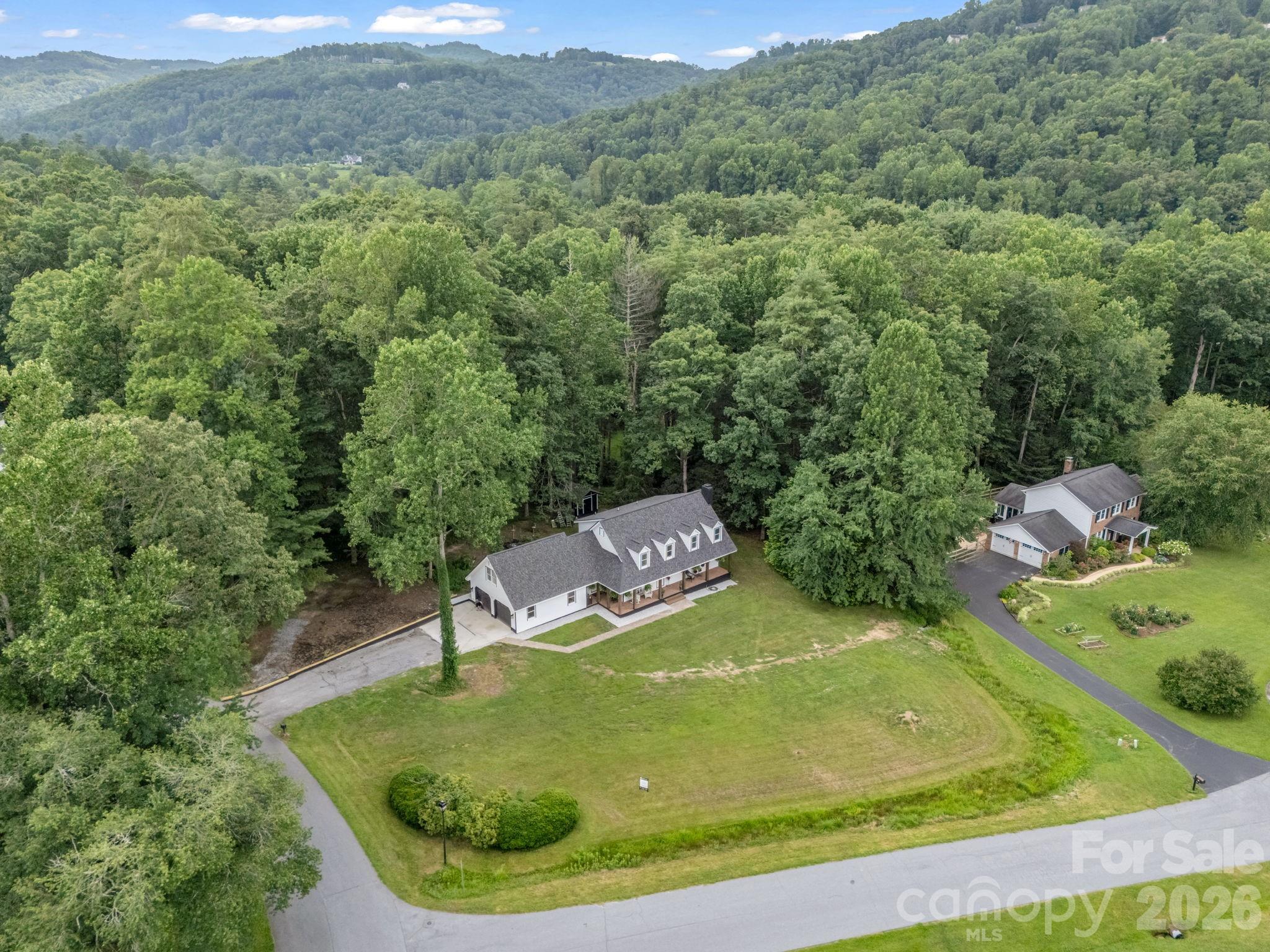 213 Raintree Drive — Hendersonville