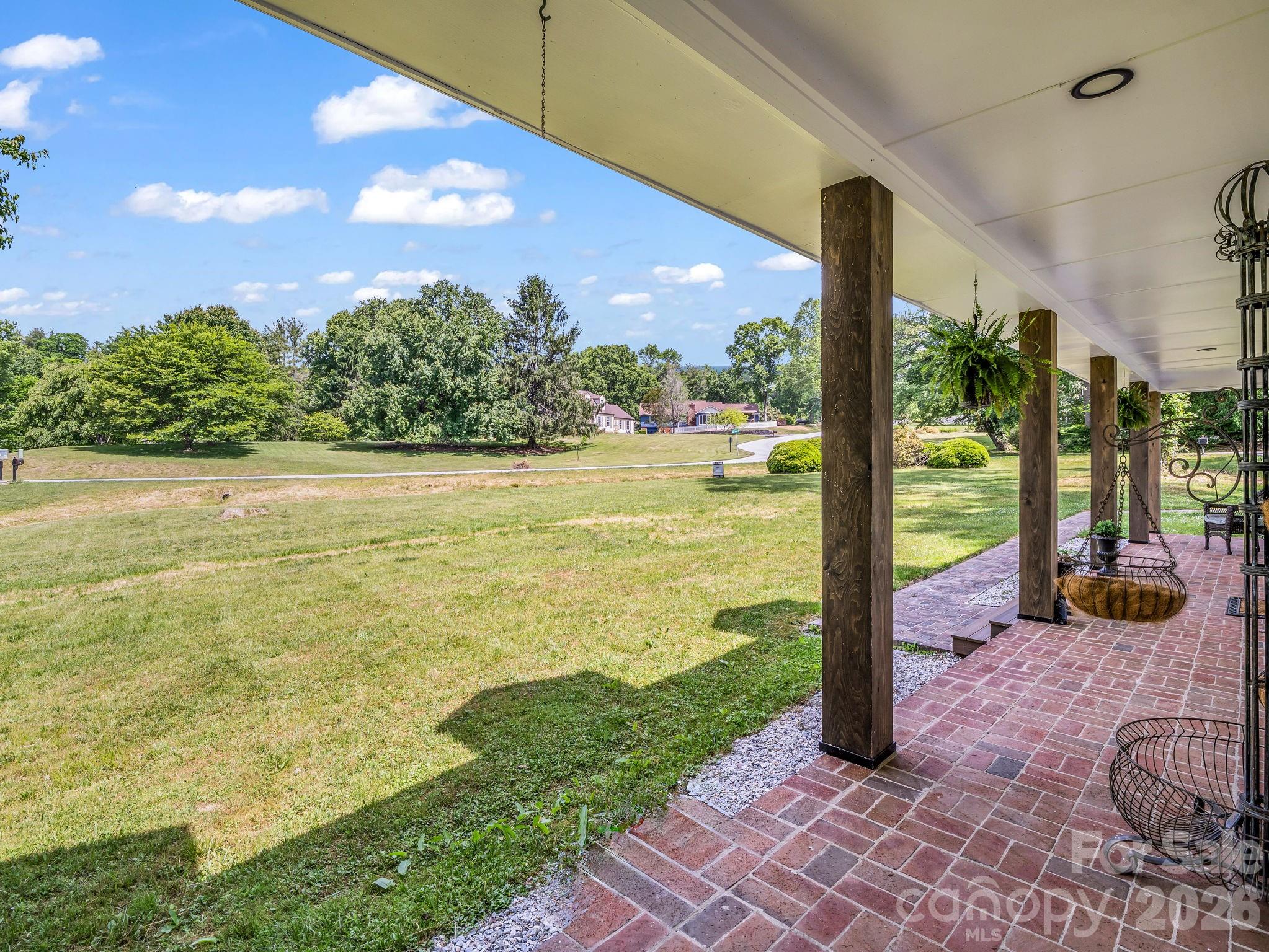 213 Raintree Drive — Hendersonville
